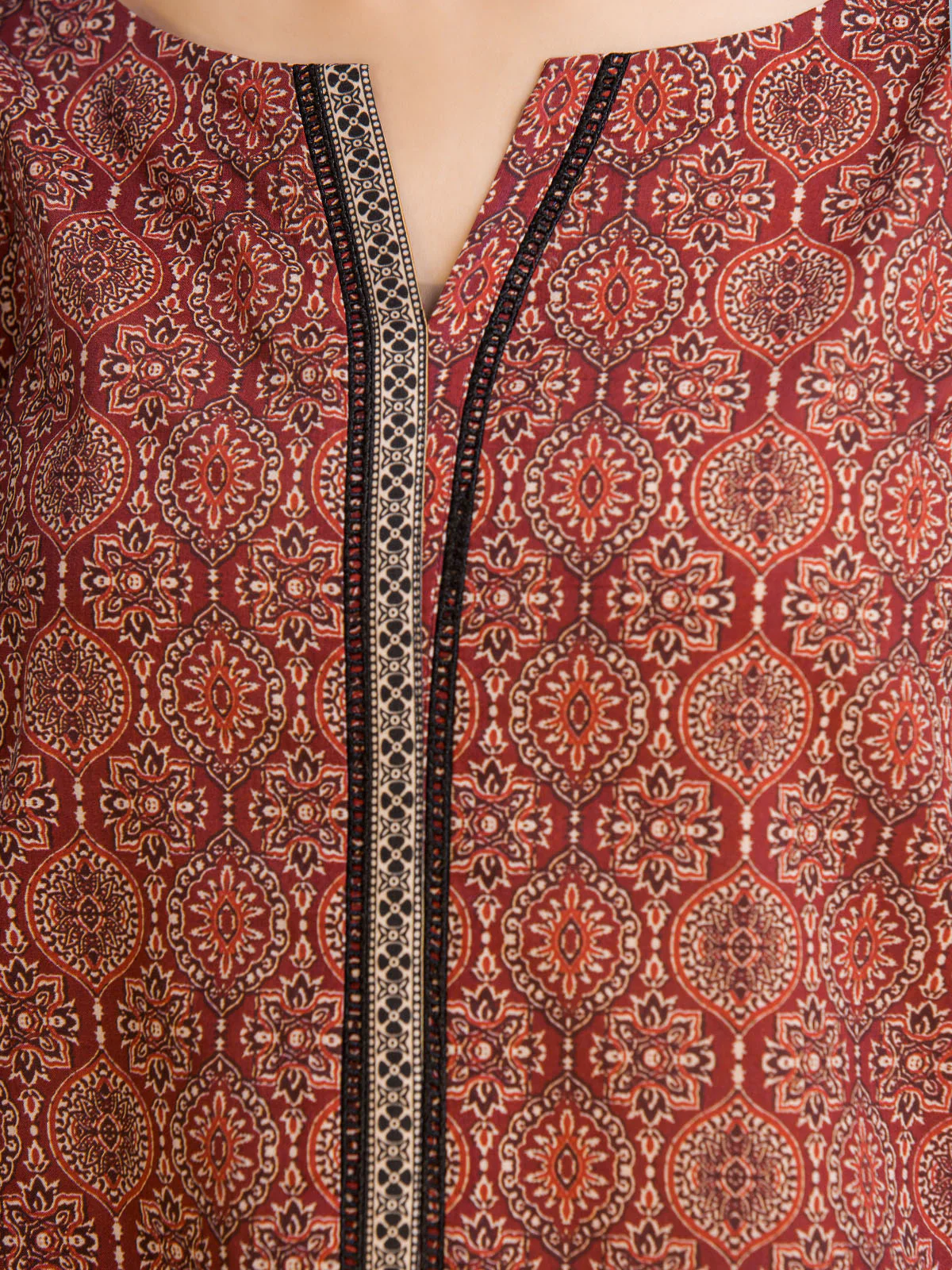 Unstitched Printed Lawn Suit - EWU24A1-28028-3P - Image 3