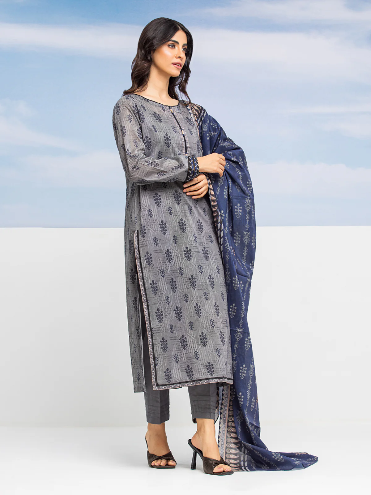 Unstitched Printed Lawn Suit - EWU24A1-28041-3P - Image 5