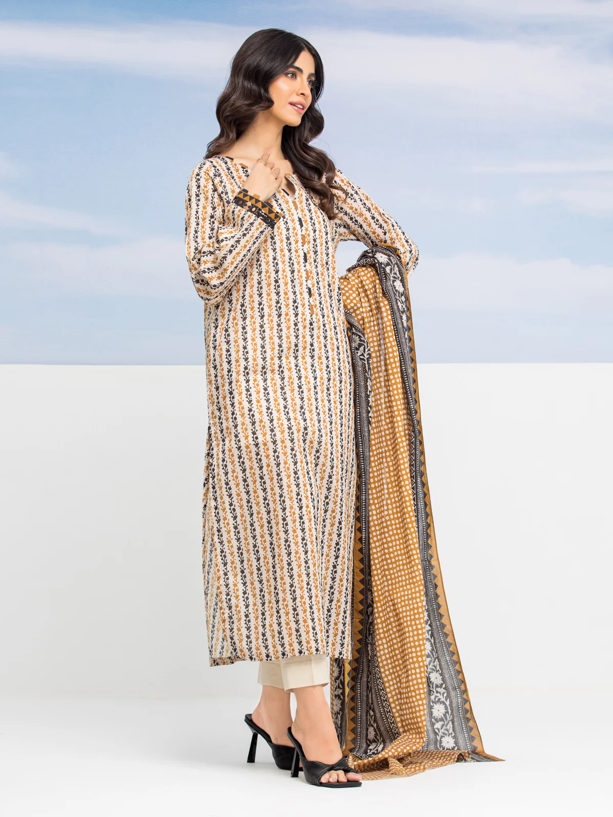 Unstitched Printed Lawn Suit - EWU24A1-28043-3P - Image 2