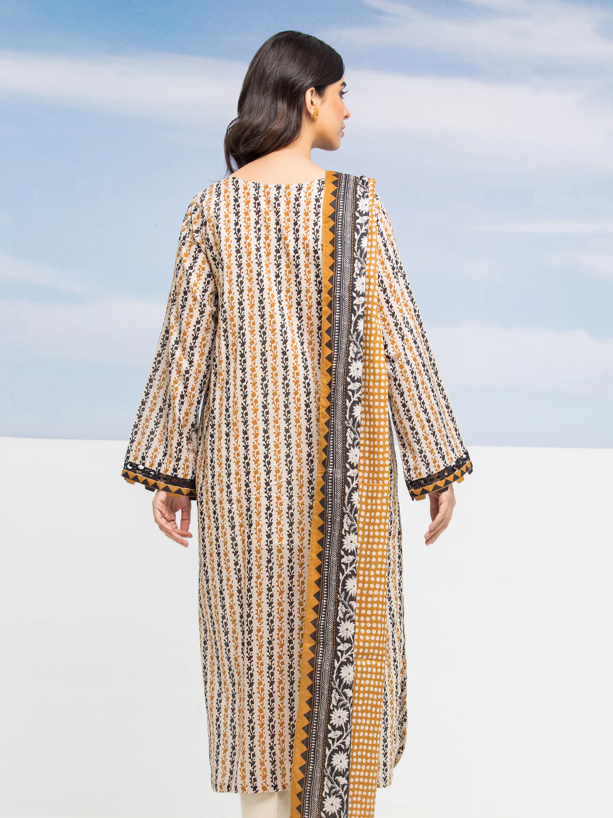 Unstitched Printed Lawn Suit - EWU24A1-28043-3P - Image 3