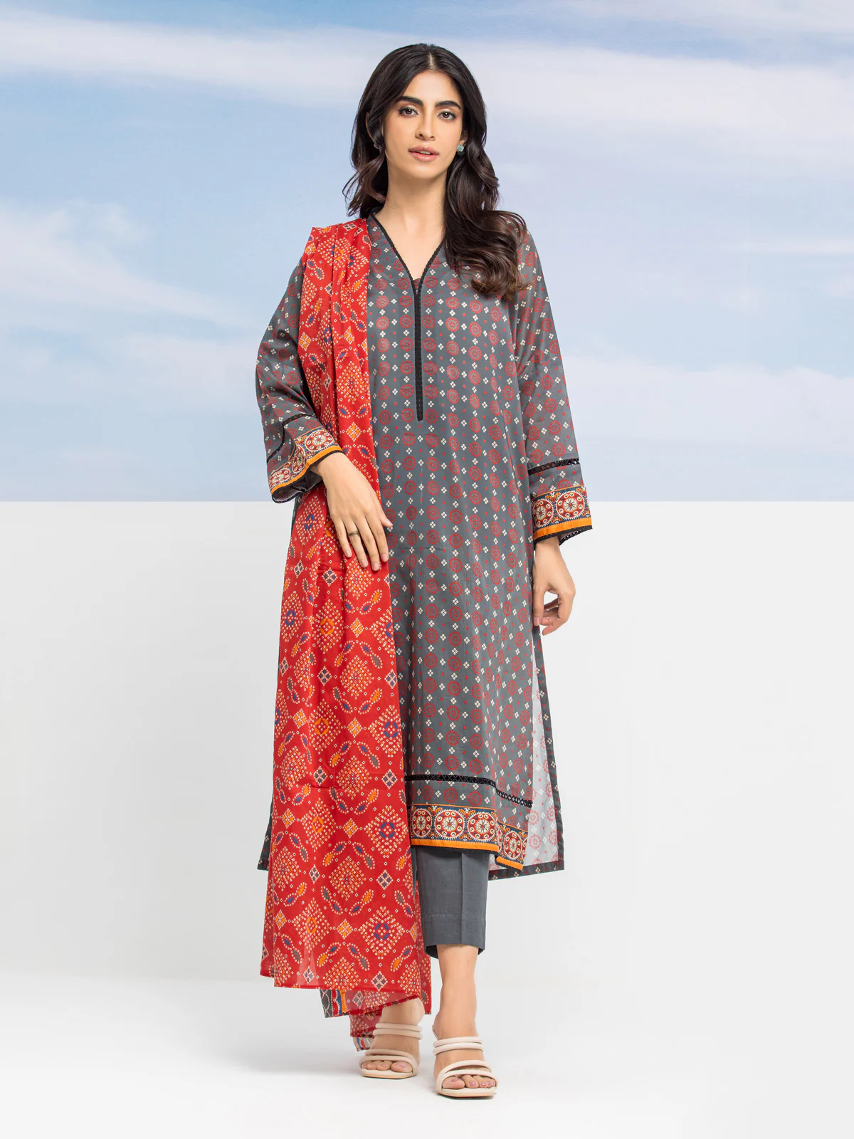 Unstitched Printed Lawn Suit - EWU24A1-28046-3P - Image 4