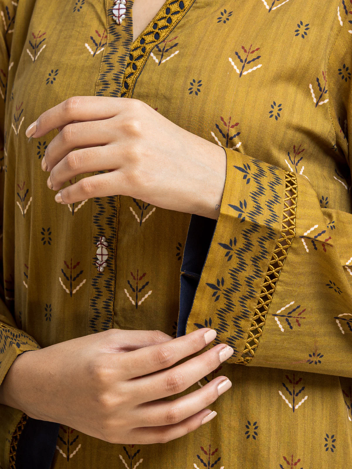 Unstitched Printed Lawn Suit - EWU24A1-28067-3P - Image 3