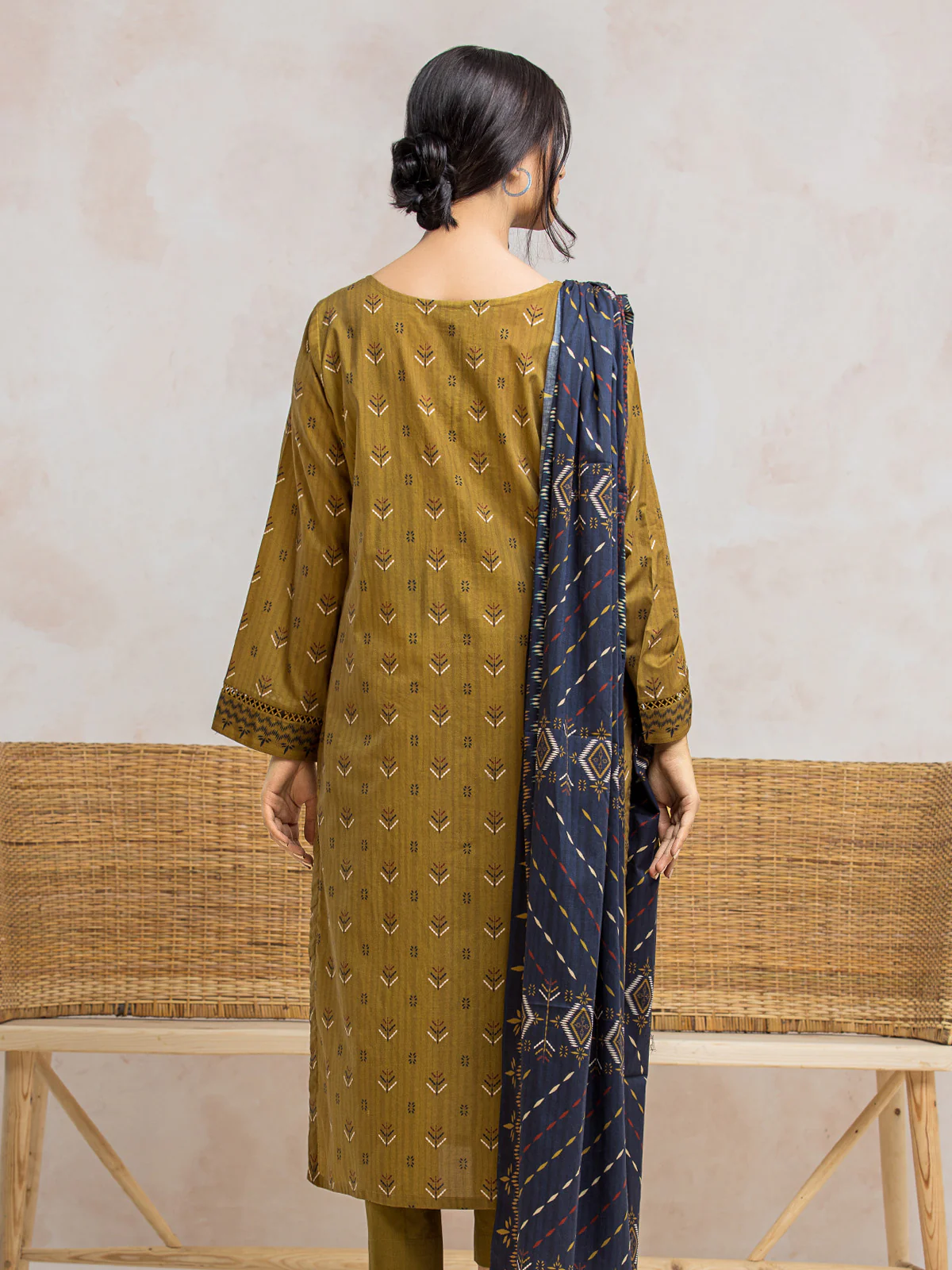 Unstitched Printed Lawn Suit - EWU24A1-28067-3P - Image 4