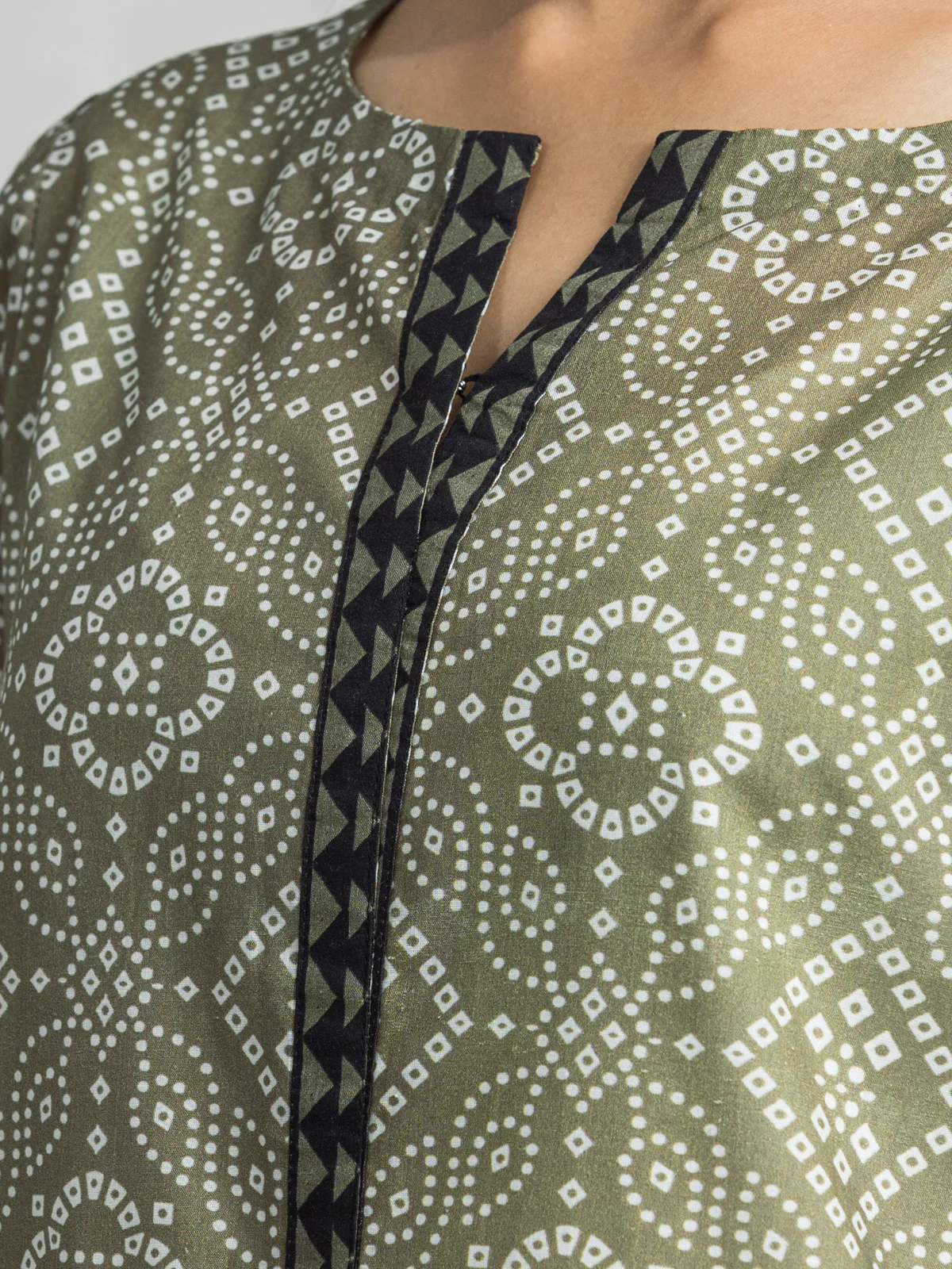 Unstitched Printed Lawn Suit - EWU24A1-28125-3P - Image 2