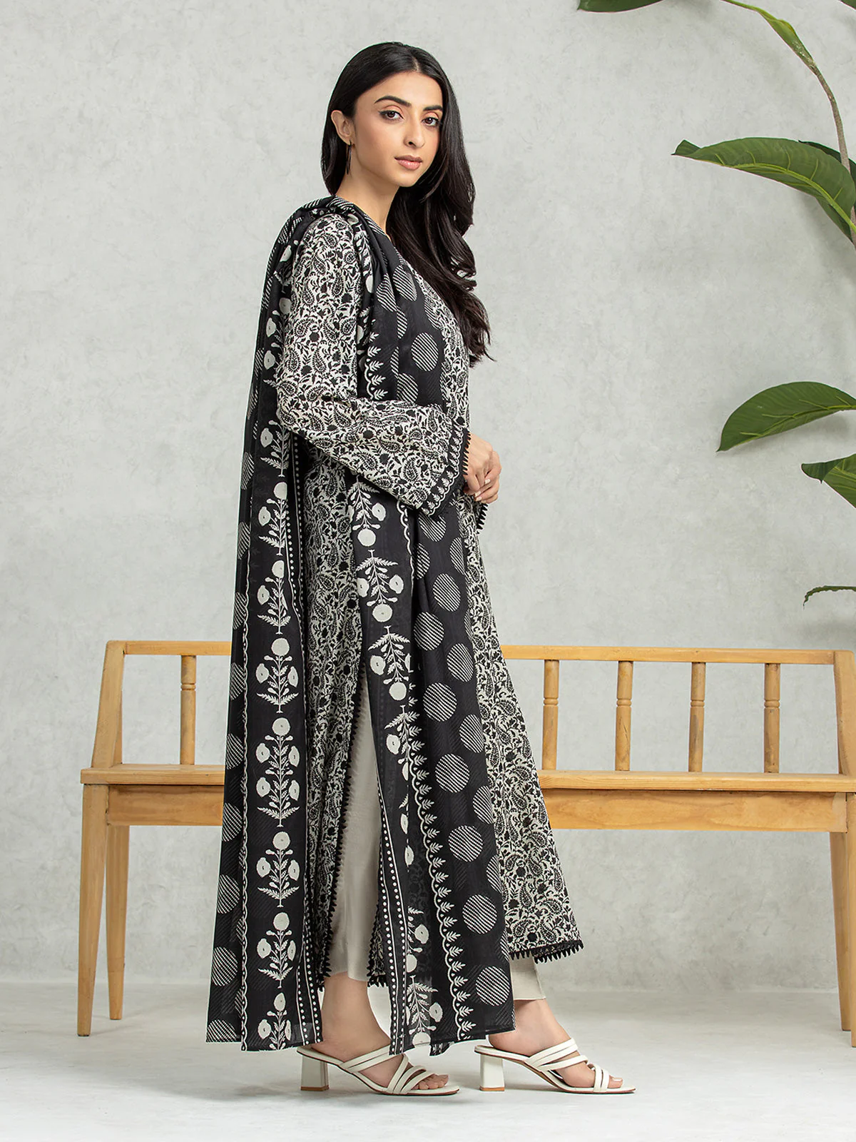 Unstitched Printed Lawn Suit - EWU24A1-28133-3P - Image 2