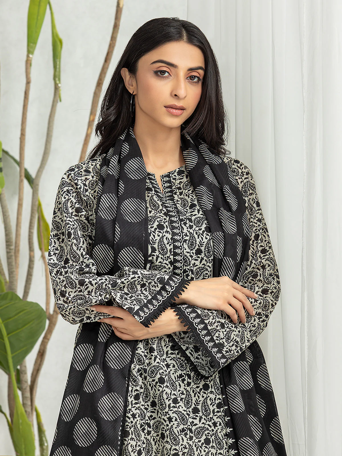 Unstitched Printed Lawn Suit - EWU24A1-28133-3P - Image 4