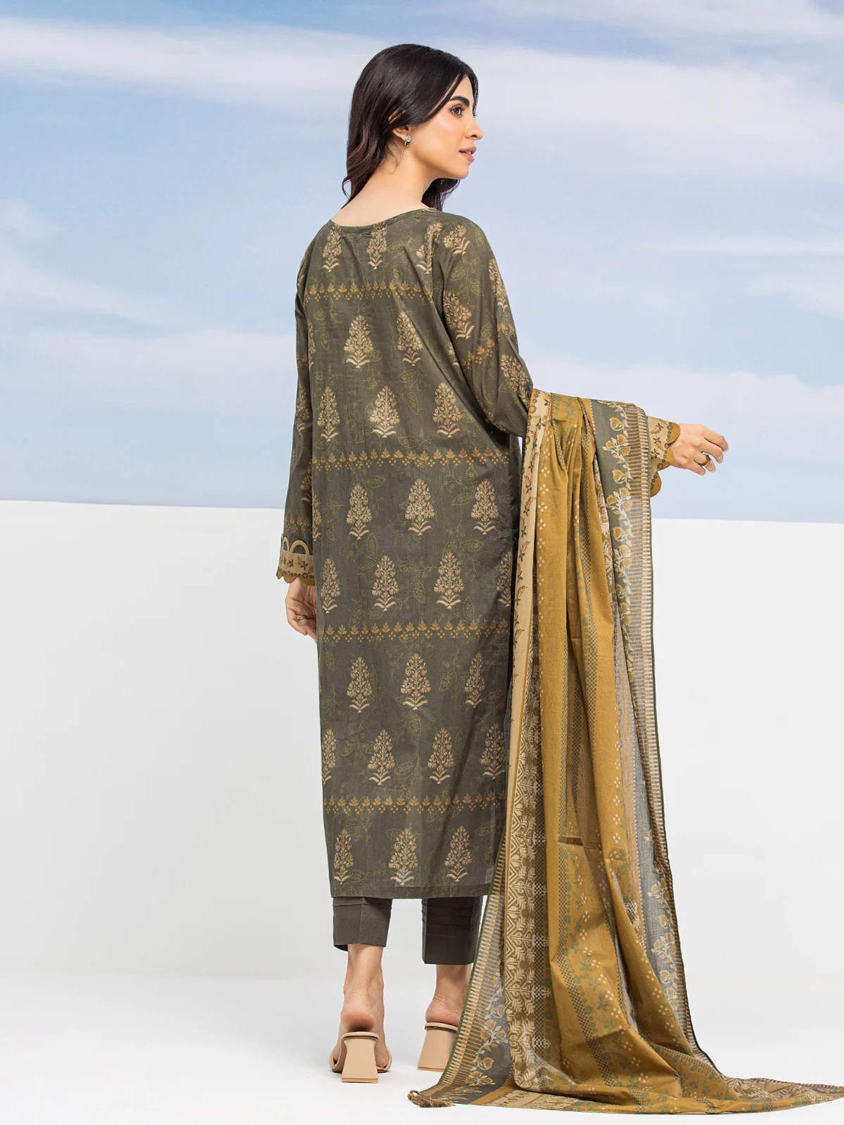 Unstitched Printed Lawn Suit - EWU24A1-28194-3P - Image 5