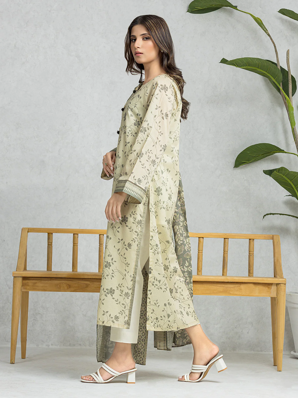 Unstitched Printed Lawn Suit - EWU24A1-28323-3P - Image 4