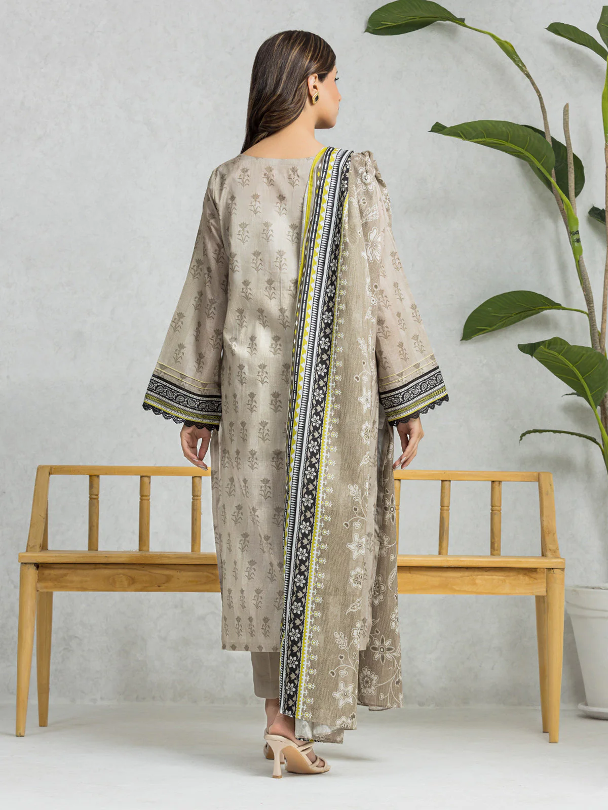 Unstitched Printed Lawn Suit - EWU24A1-28343-3P - Image 4