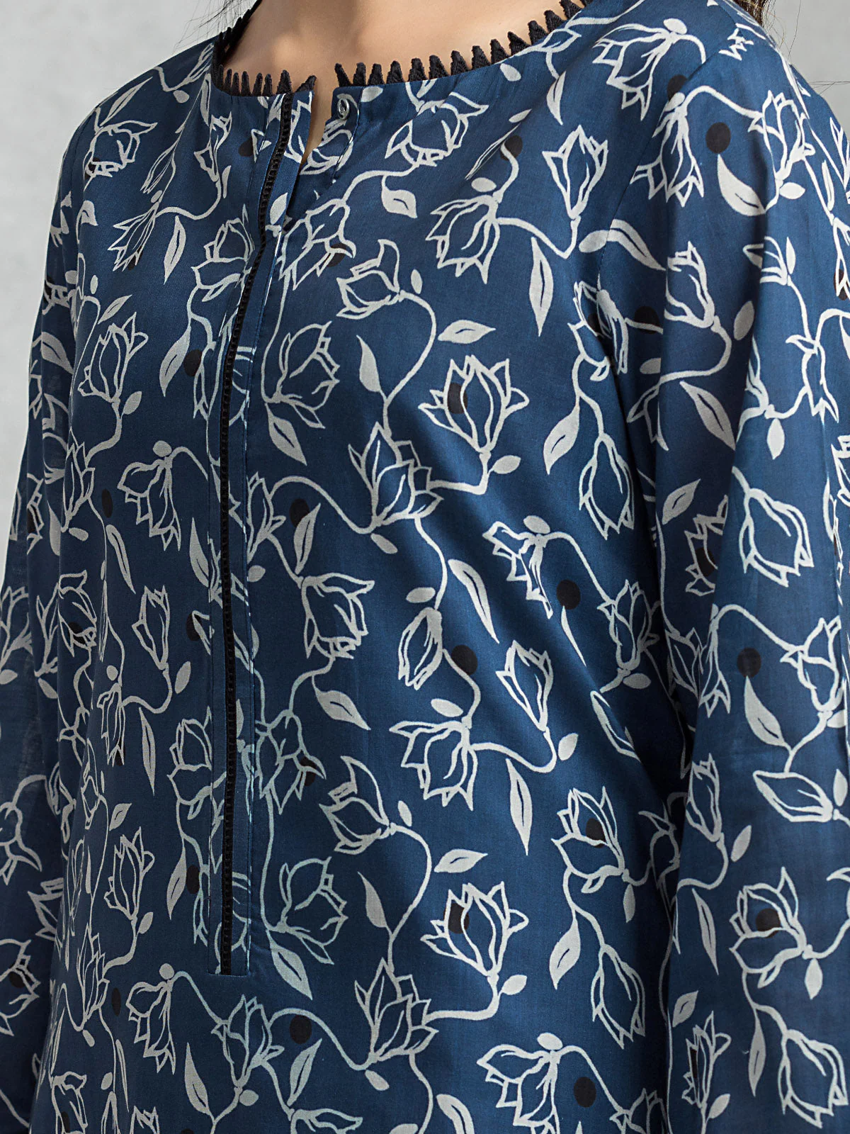 Unstitched Printed Lawn Suit - EWU24A1-28364-3P - Image 4