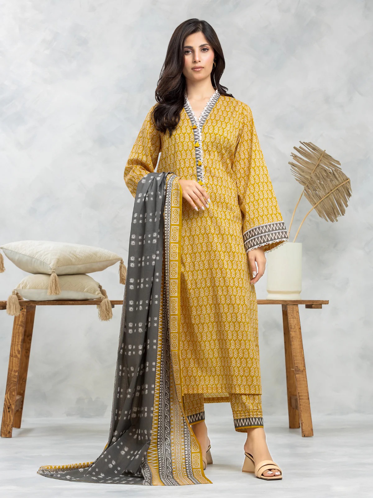 Unstitched Printed Lawn Suit - EWU24A1-28372-3P