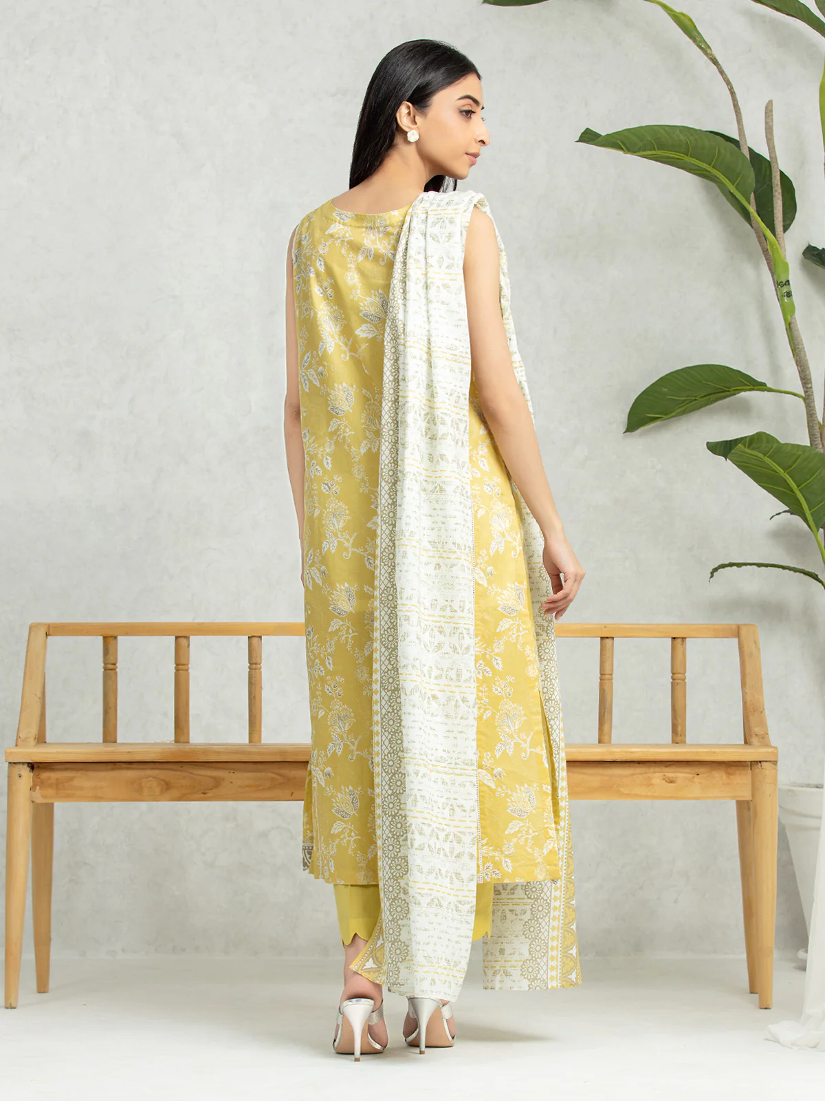 Unstitched Printed Lawn Suit - EWU24A1-28380-3P - Image 3