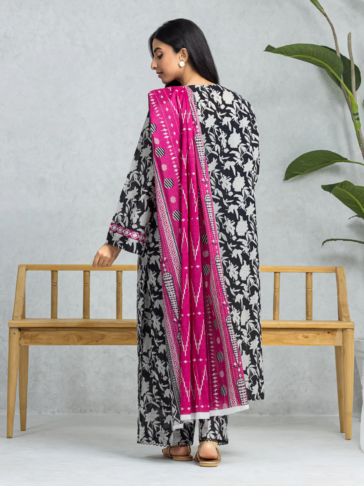 Unstitched Printed Lawn Suit - EWU24A1-29009-3P - Image 4