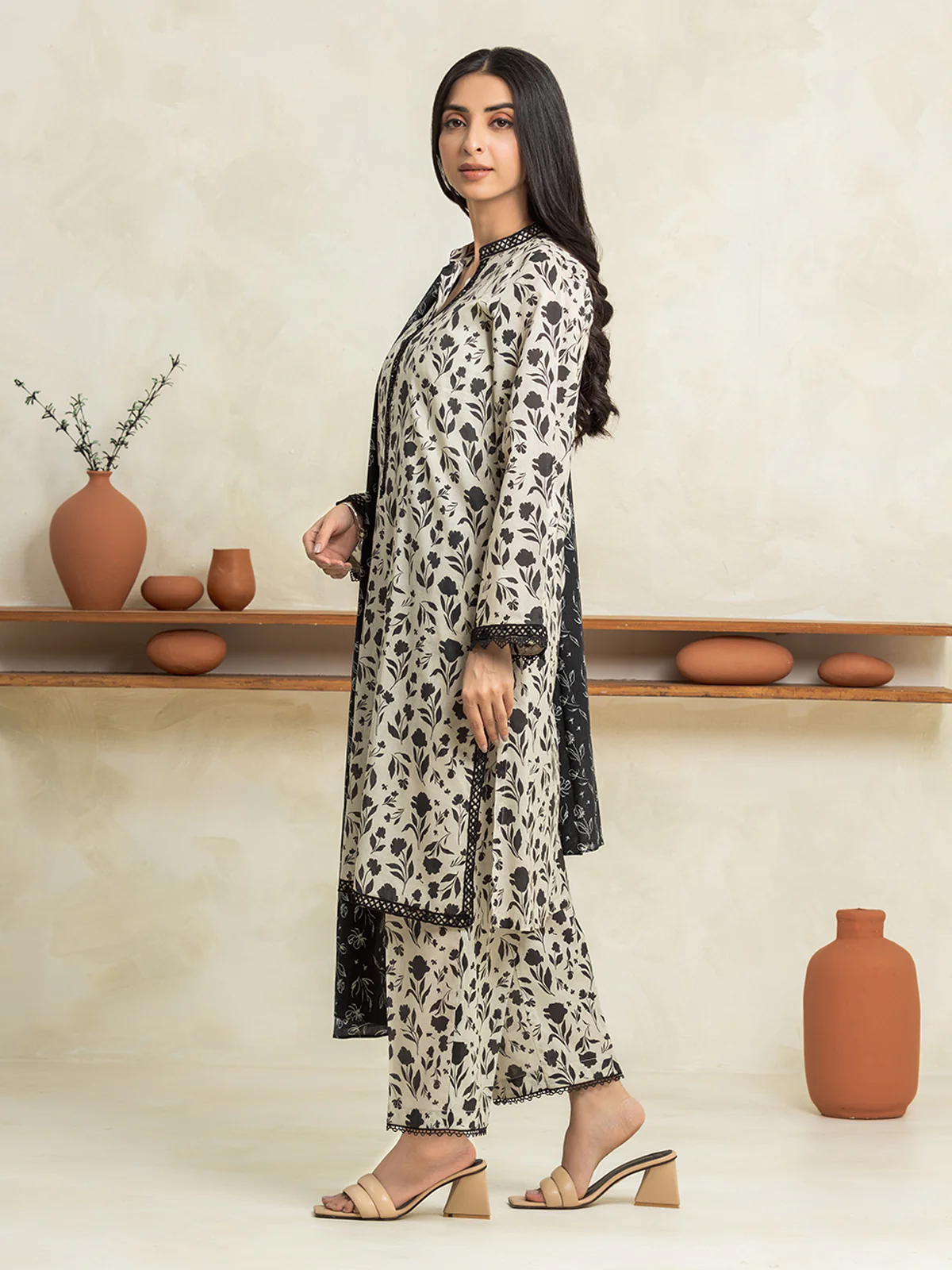 Unstitched Printed Lawn Suit - EWU24A1-29019-3P - Image 2