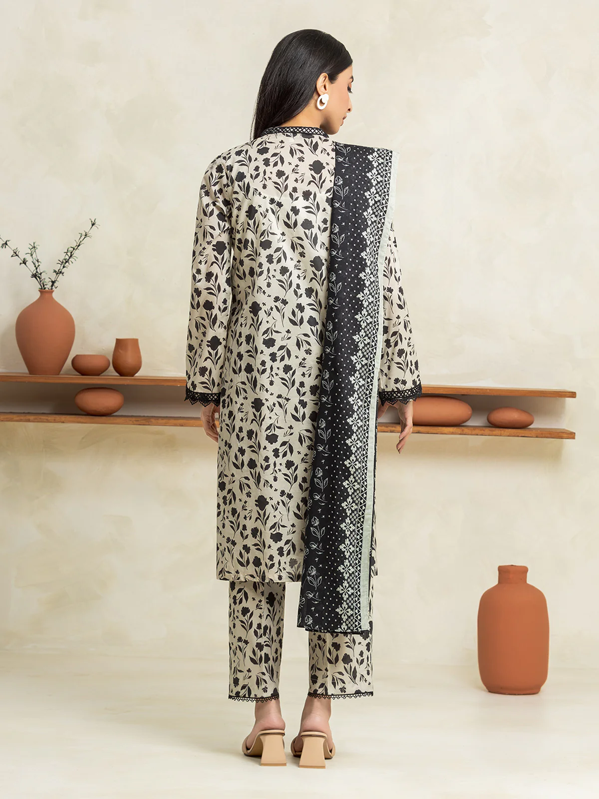 Unstitched Printed Lawn Suit - EWU24A1-29019-3P - Image 3