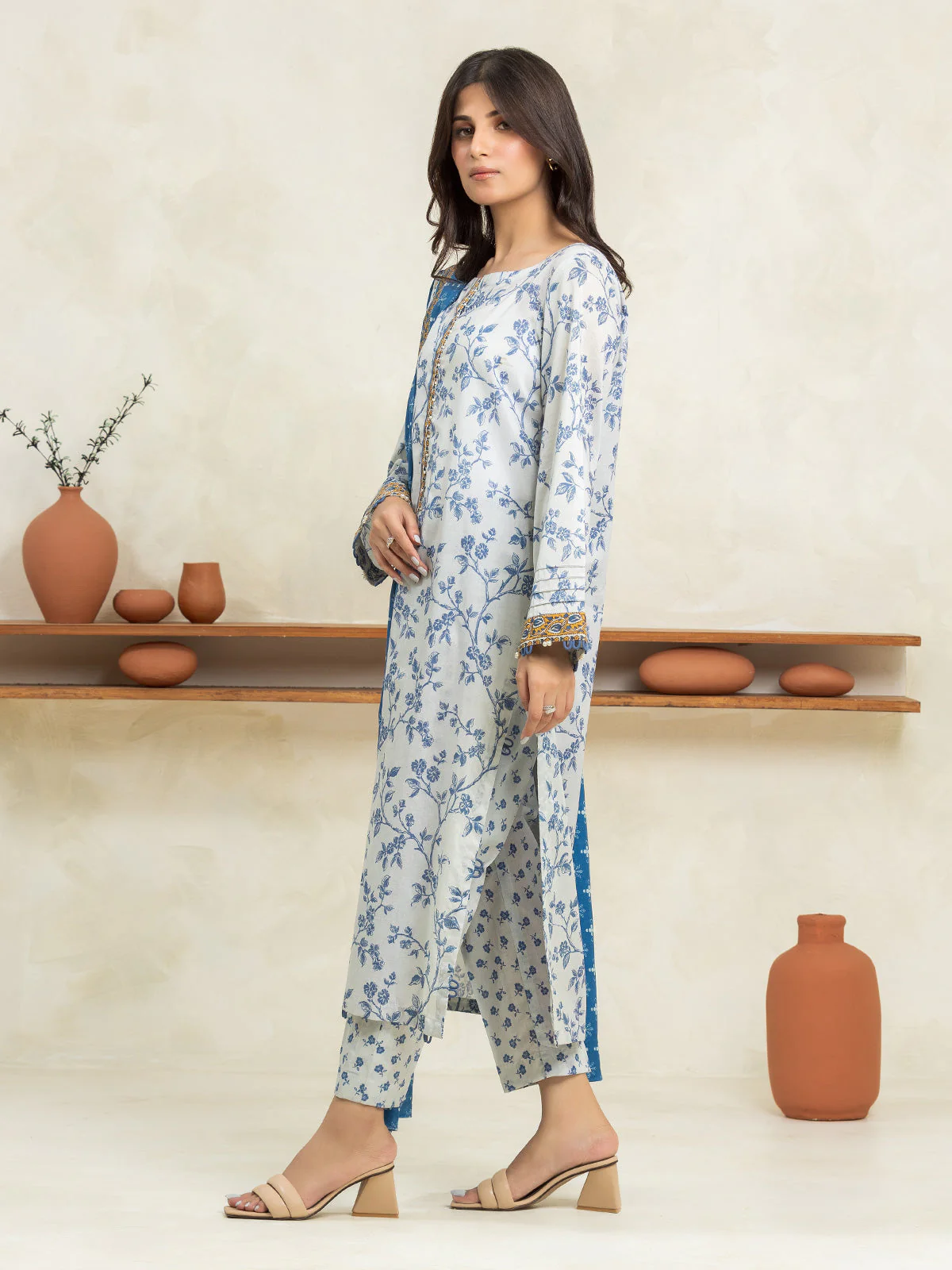 Unstitched Printed Lawn Suit - EWU24A1-29032-3P - Image 4
