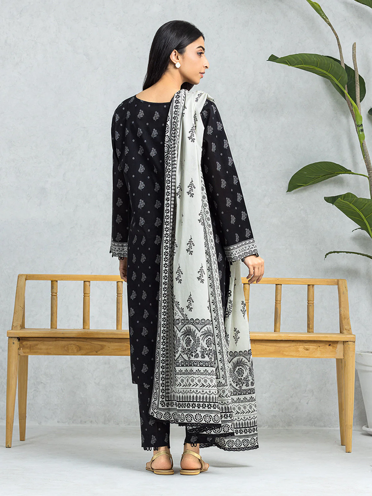 Unstitched Printed Lawn Suit - EWU24A1-29047-3P - Image 3