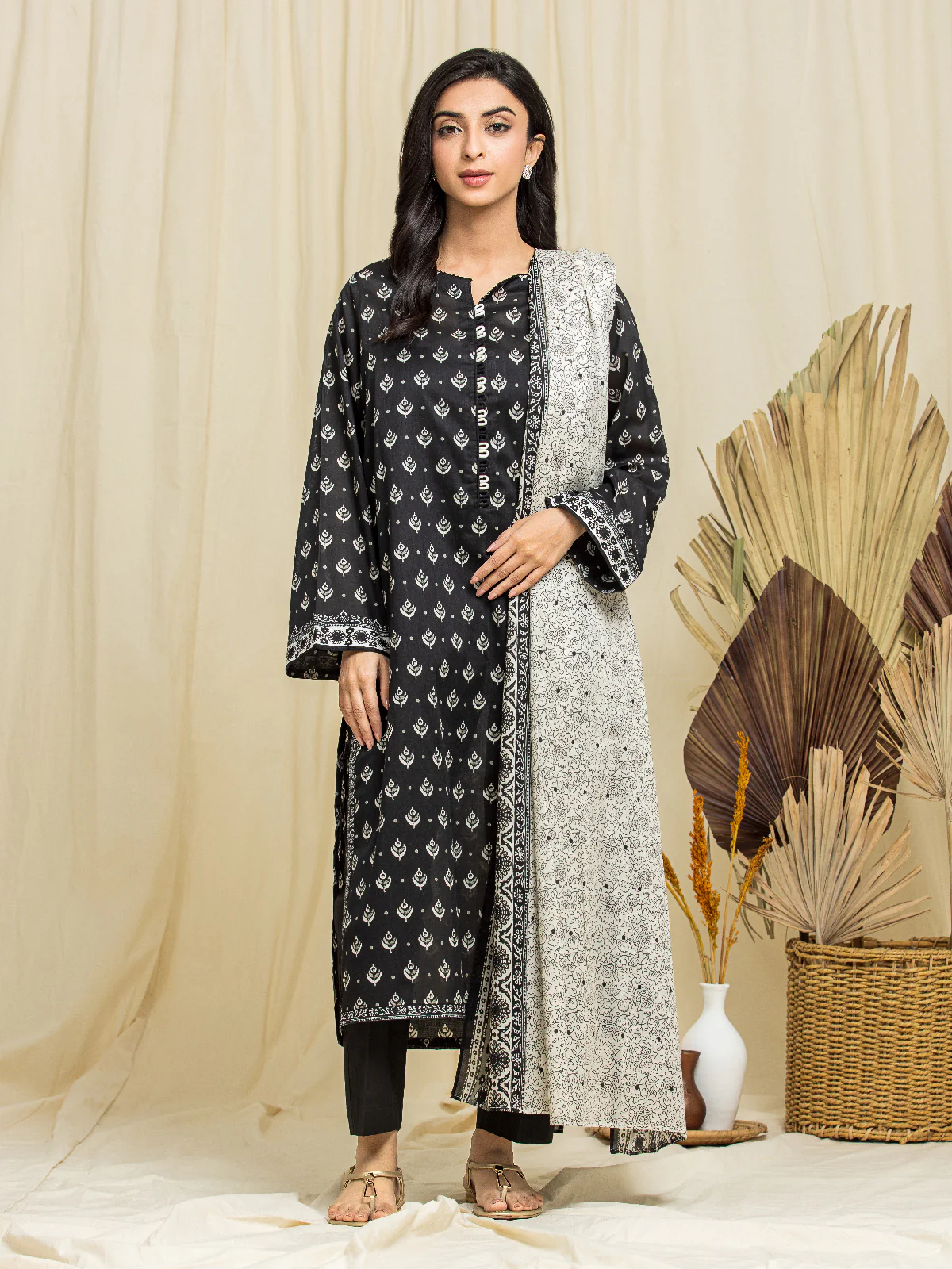 Unstitched Printed Lawn Suit - EWU24A1-29051-3P