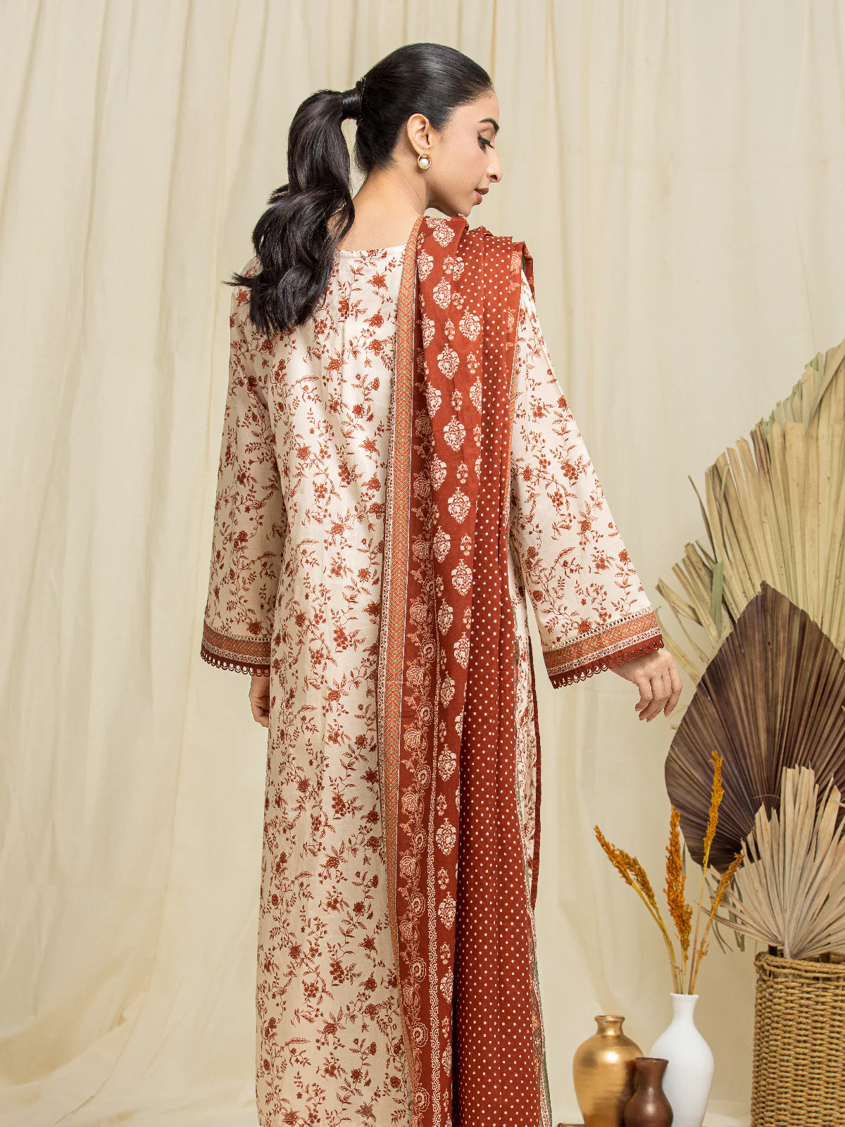 Unstitched Printed Lawn Suit - EWU24A1-29056-3P - Image 4