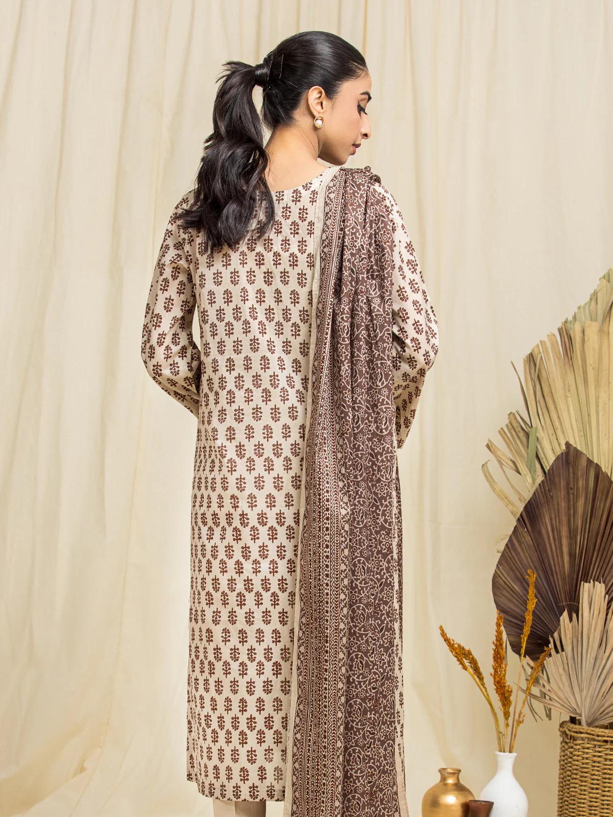 Unstitched Printed Lawn Suit - EWU24A1-29062-3P - Image 2