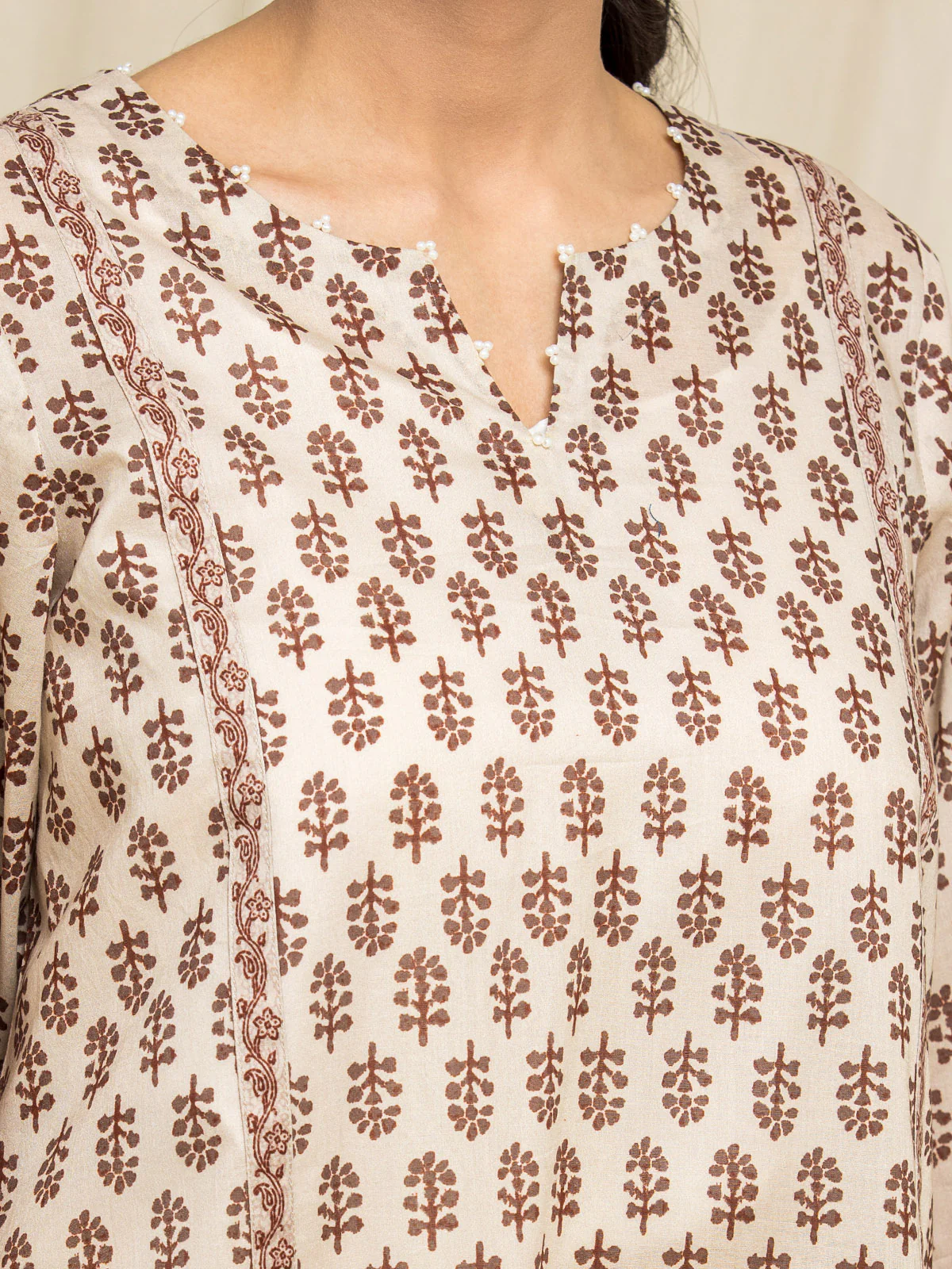 Unstitched Printed Lawn Suit - EWU24A1-29062-3P - Image 4