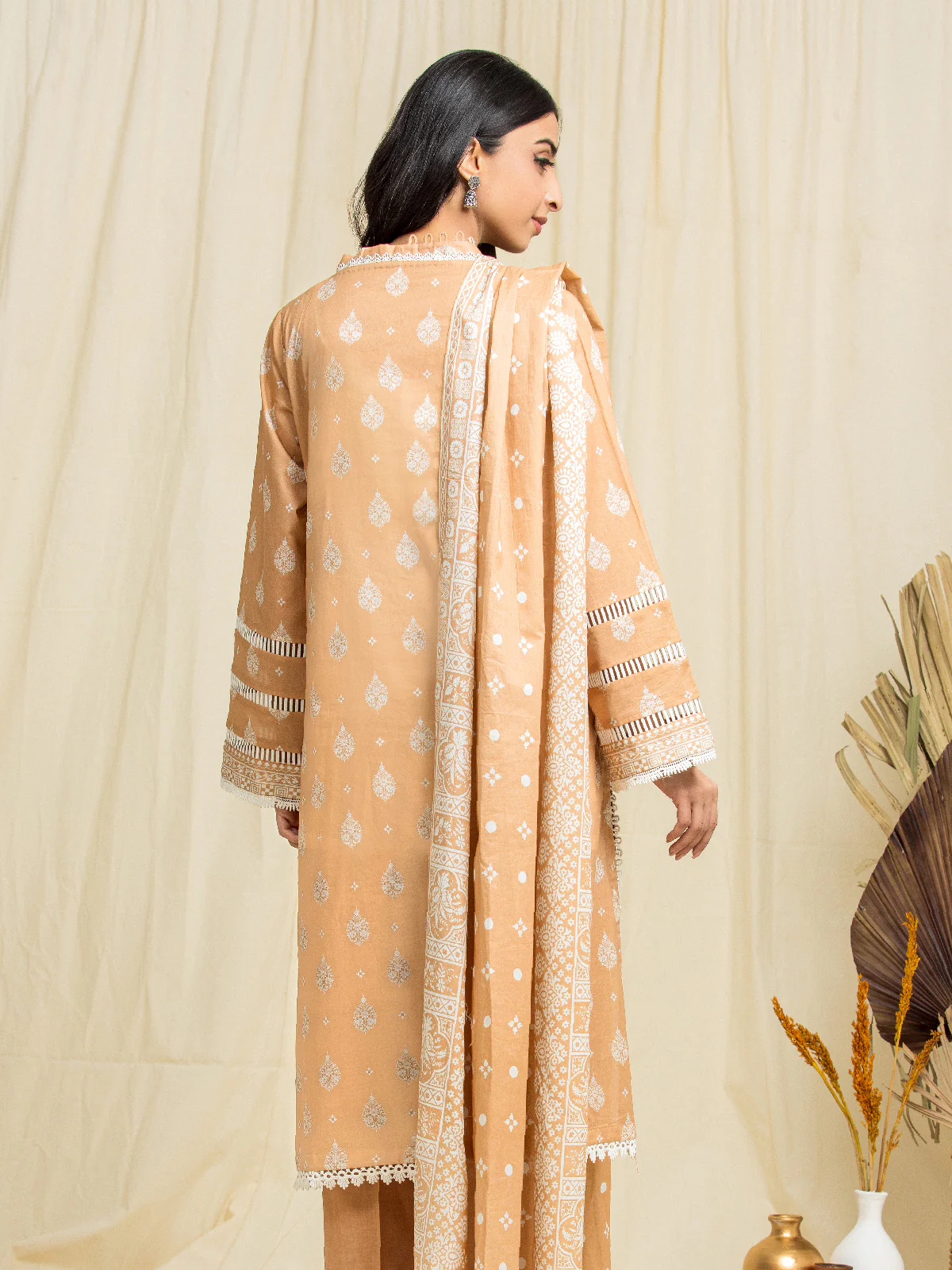 Unstitched Printed Lawn Suit - EWU24A1-29073-3P - Image 4