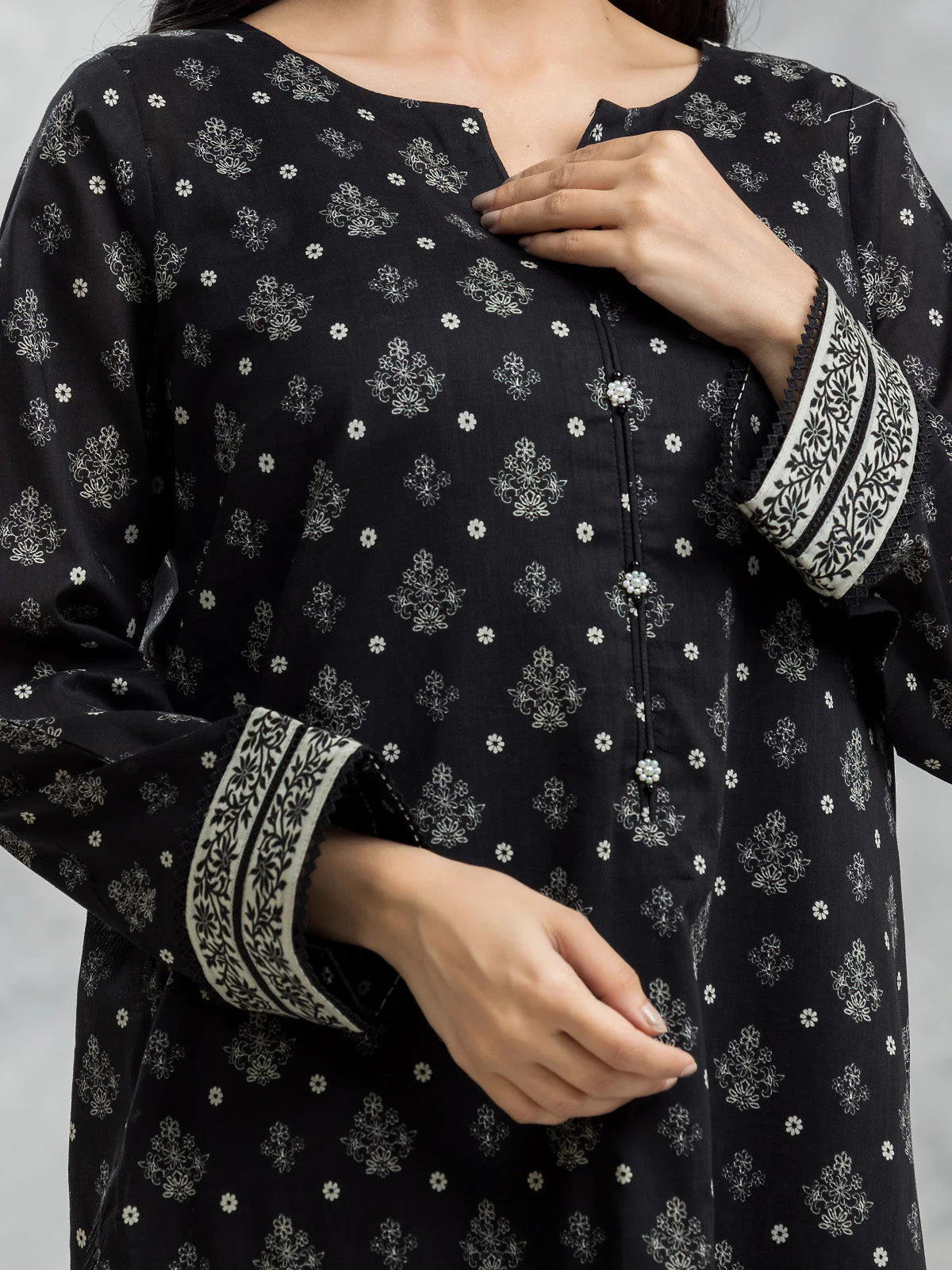 Unstitched Printed Lawn Suit - EWU24A1-29085-3P - Image 4