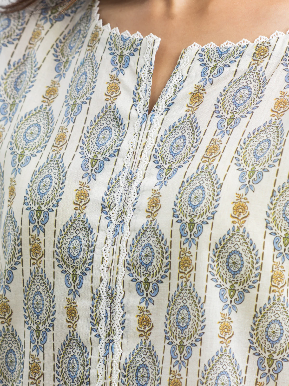 Unstitched Printed Lawn Suit - EWU24A1-29092-3P - Image 2