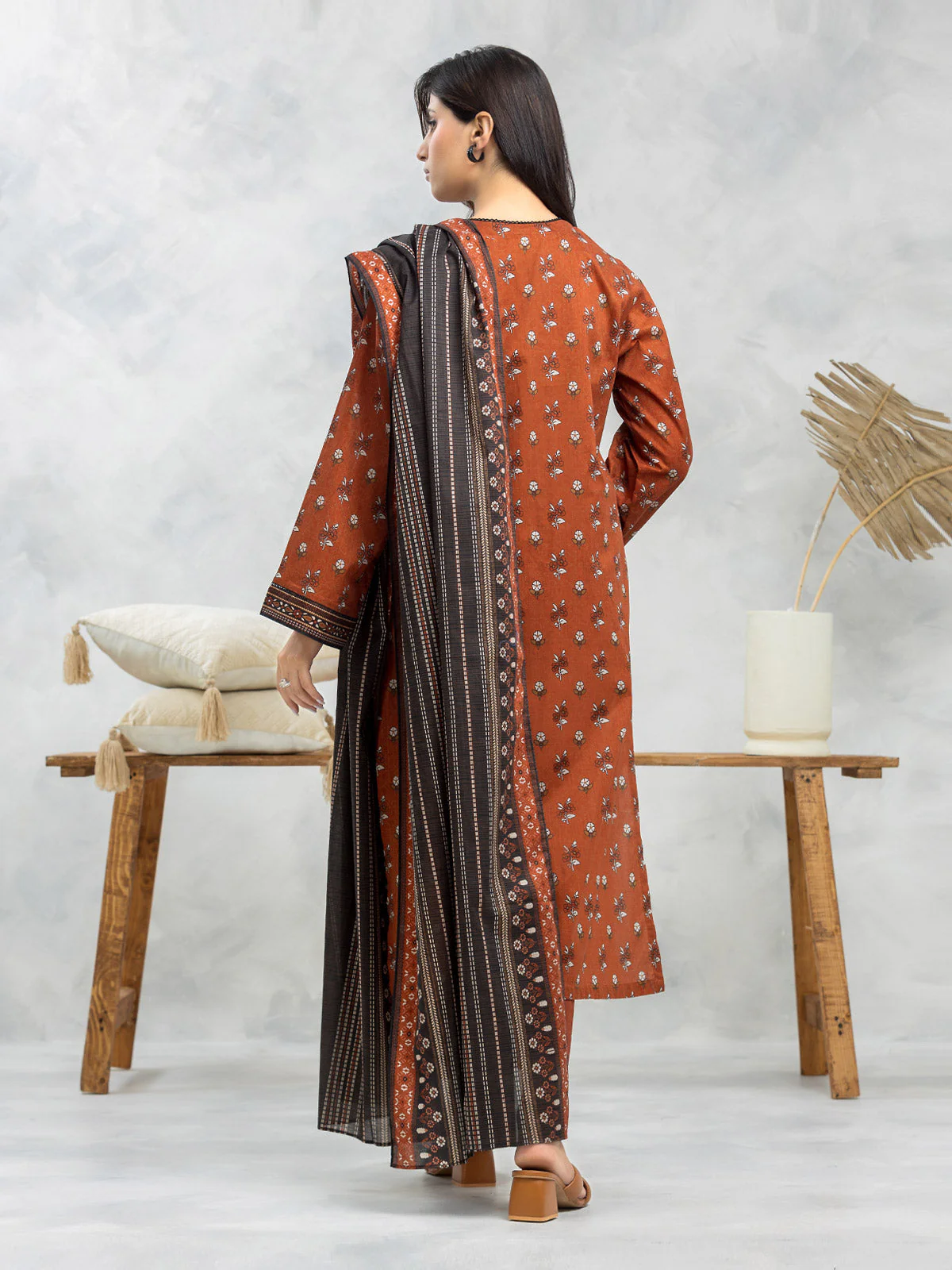 Unstitched Printed Lawn Suit - EWU24A1-29096-3P - Image 4