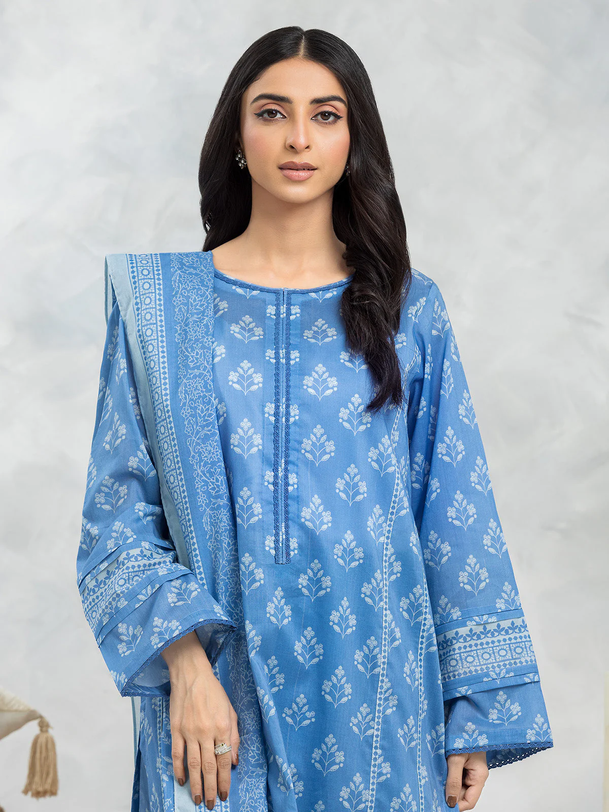 Unstitched Printed Lawn Suit - EWU24A1-29117-3P - Image 4