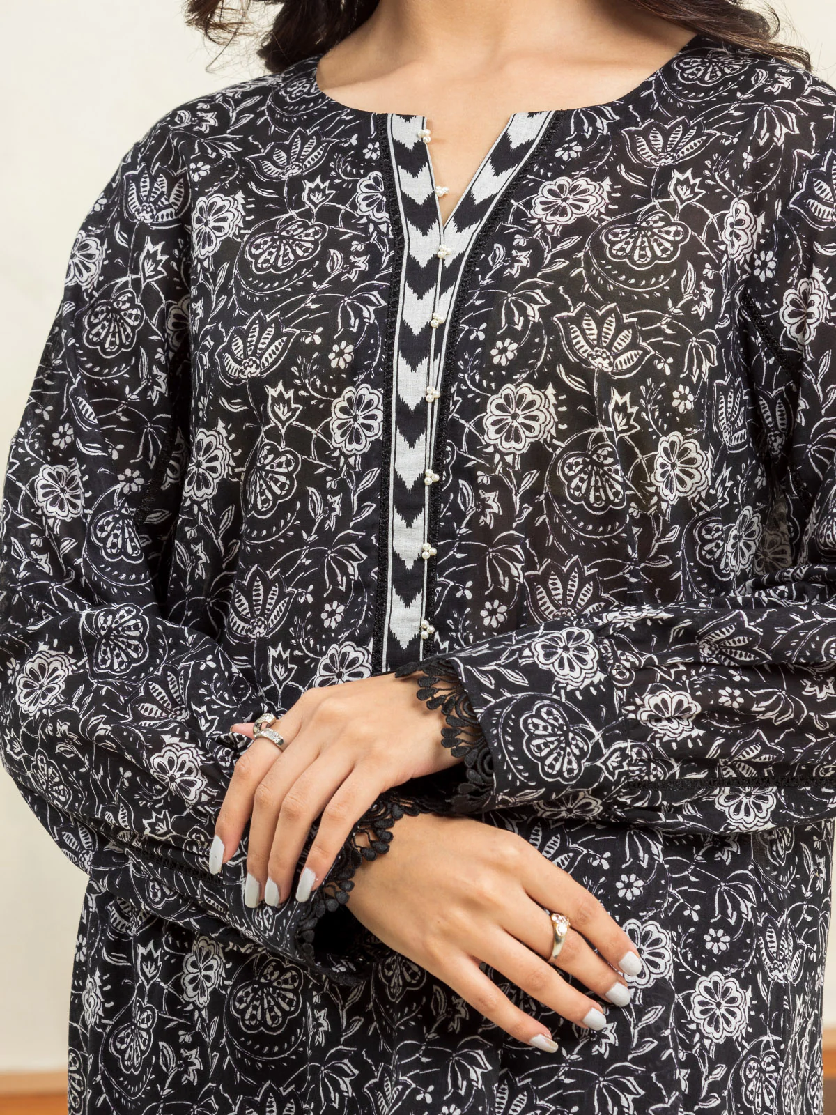 Unstitched Printed Lawn Suit - EWU24A1-29150-3P - Image 3