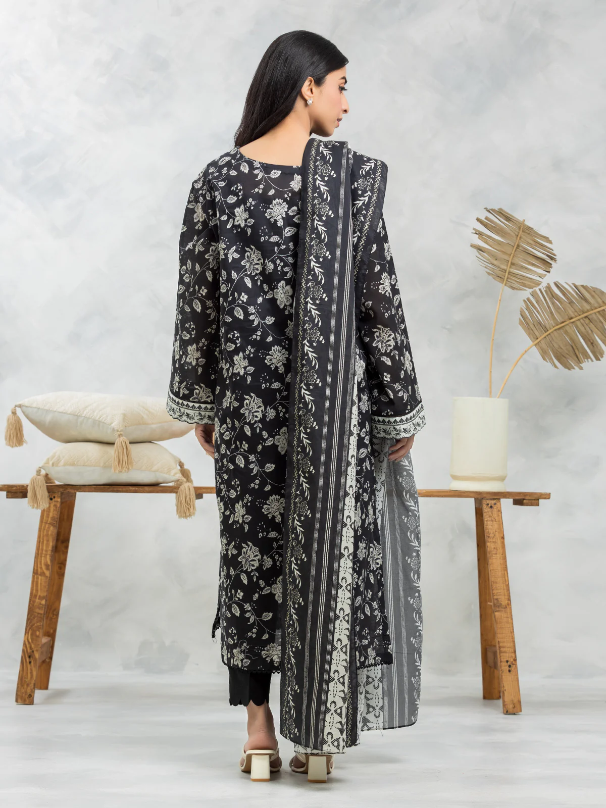 Unstitched Printed Lawn Suit - EWU24A1-29233-3P - Image 5