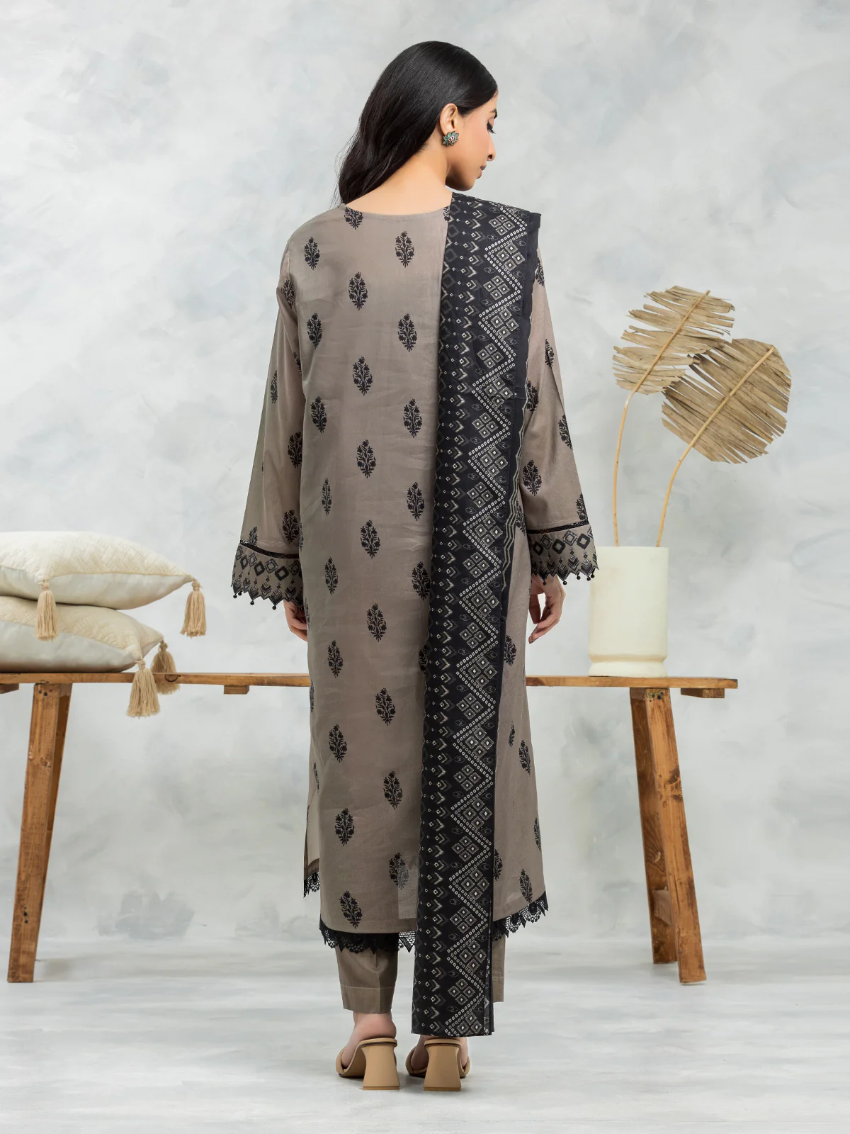 Unstitched Printed Lawn Suit - EWU24A1-29472-3P - Image 4