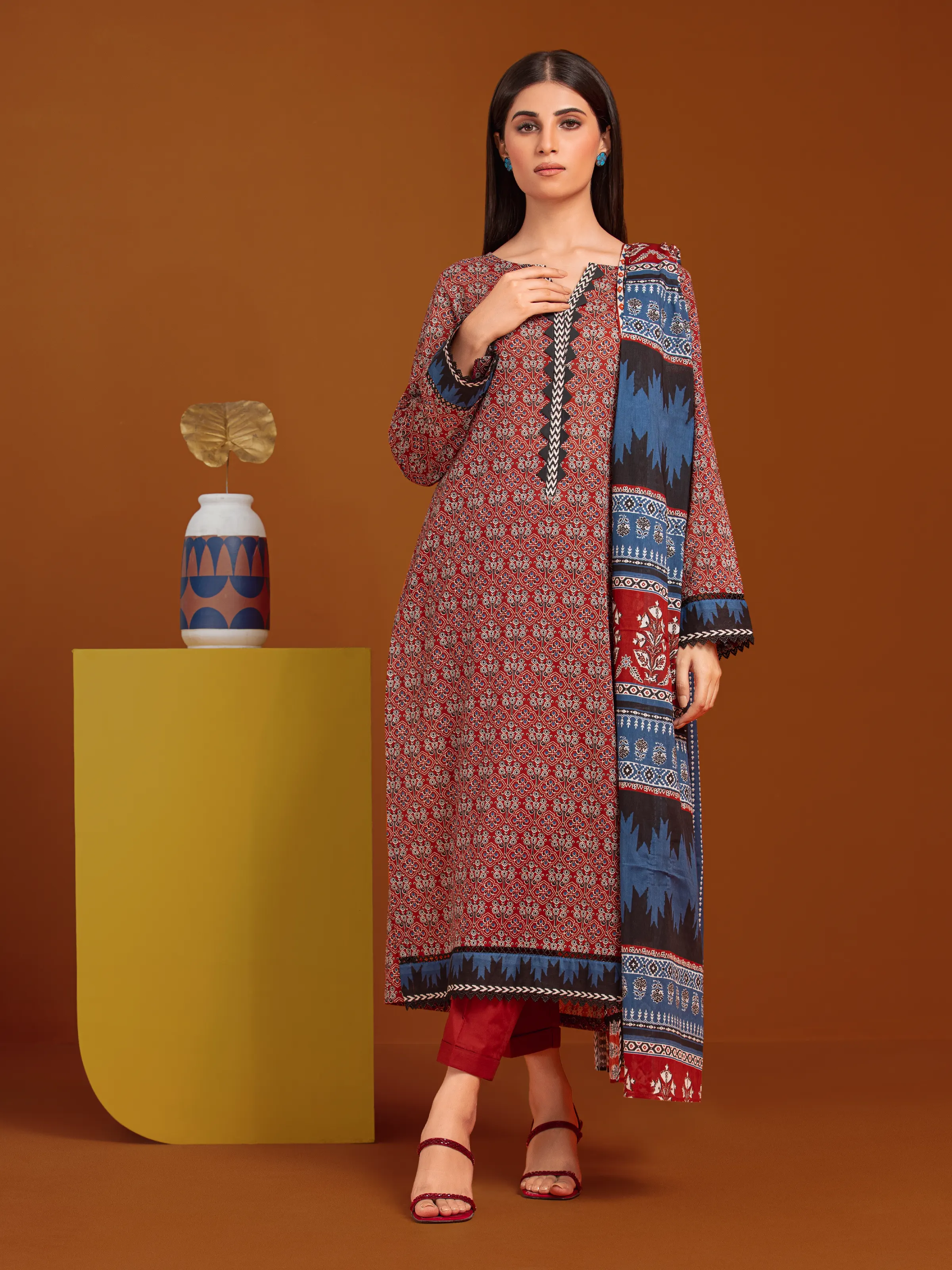 Unstitched Printed Cambric Suit - EWU24A2-27099-3P