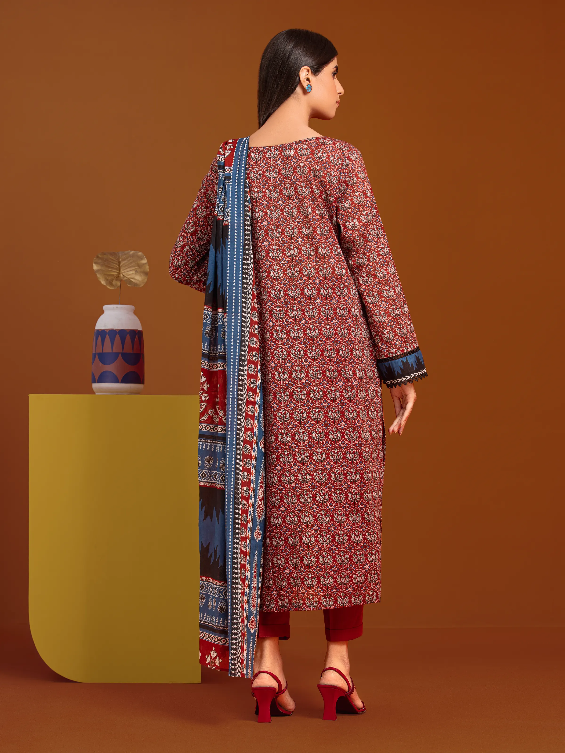 Unstitched Printed Cambric Suit - EWU24A2-27099-3P - Image 2