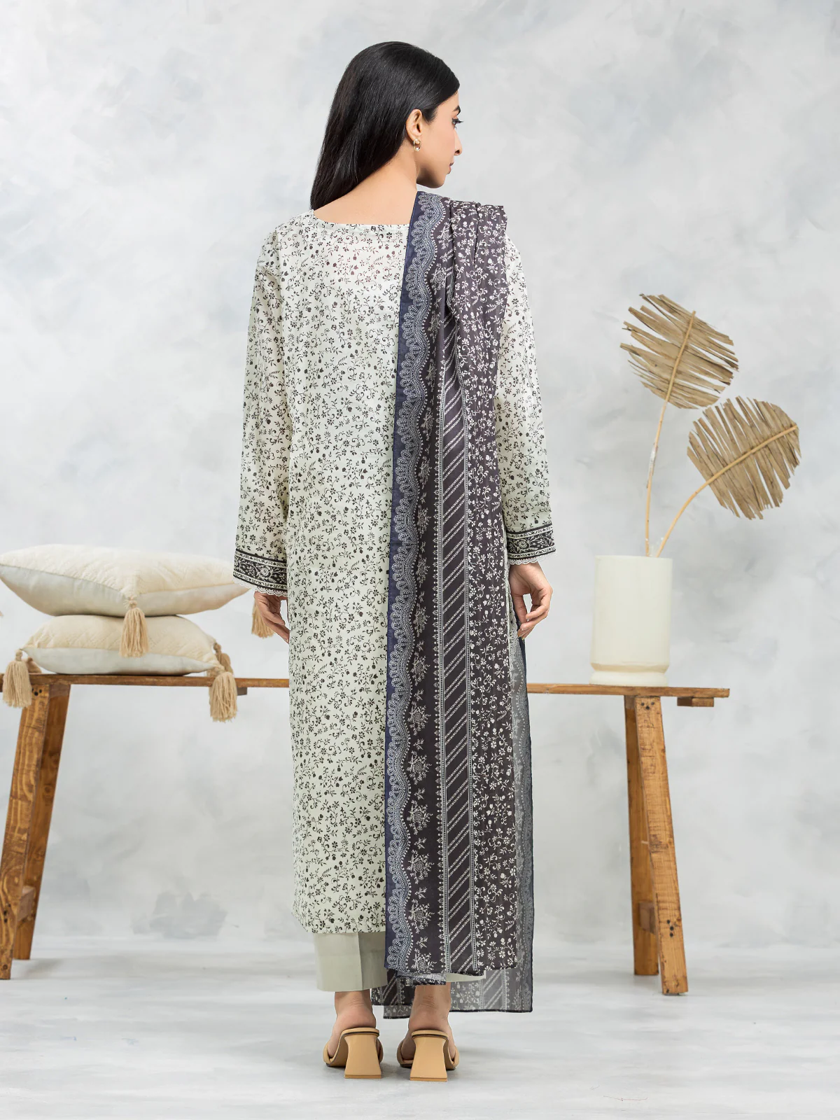 Unstitched Printed Viscose Suit - EWU24A4-29192-3P - Image 4