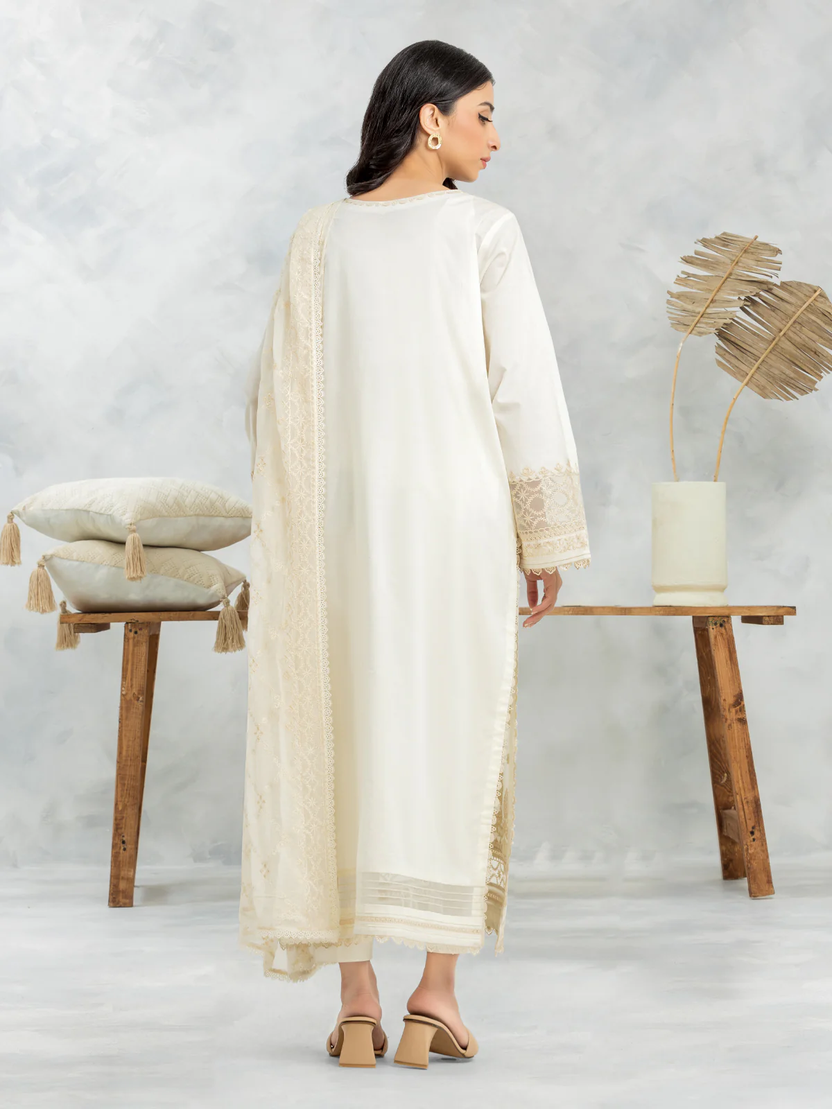 Unstitched Embroidered Cambric Suit - EWU24V2-30106-3P - Image 4
