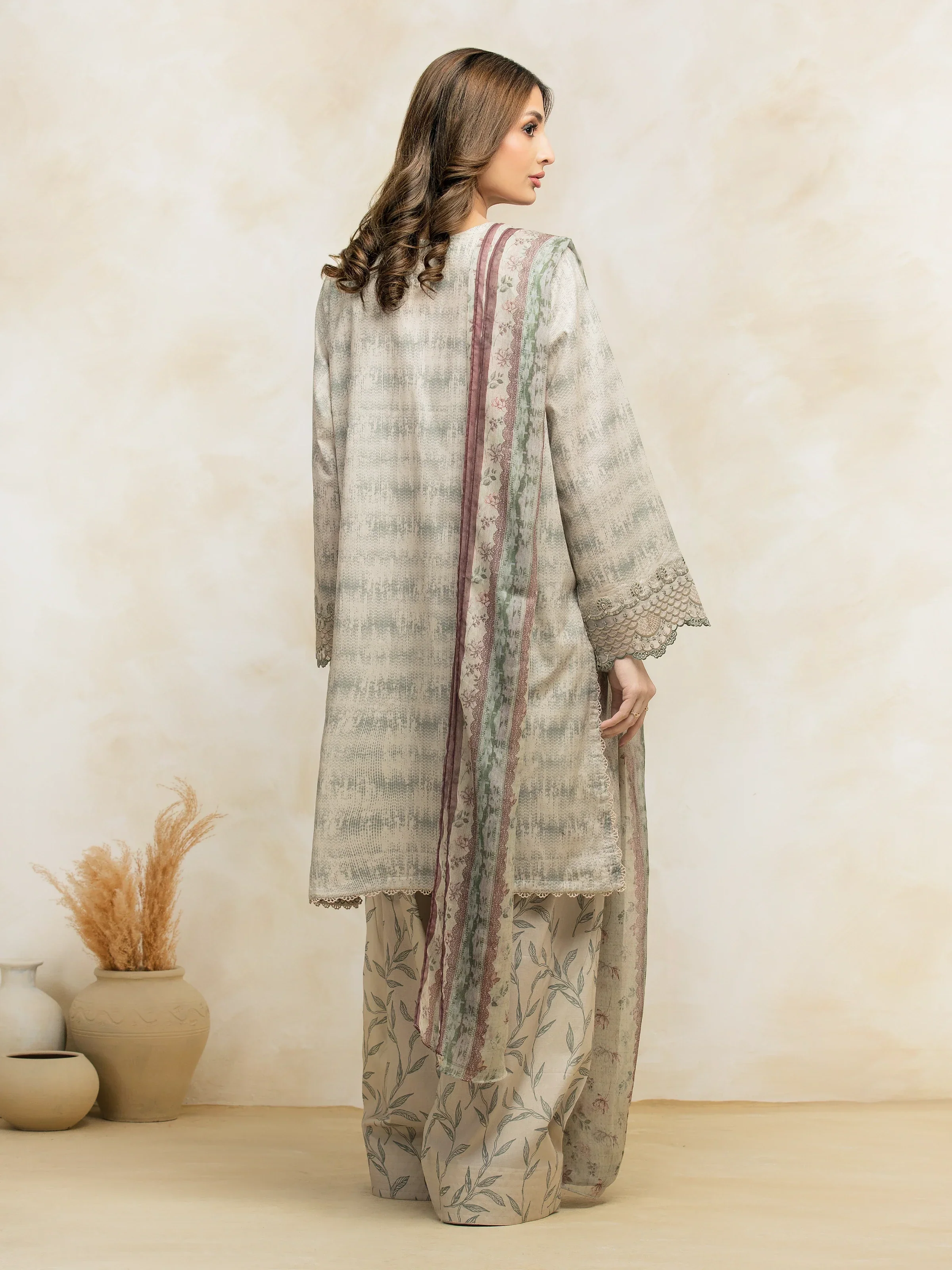 Unstitched Embroidered Lawn Shirt Dupatta - EWU5V1-31092SD - Image 5