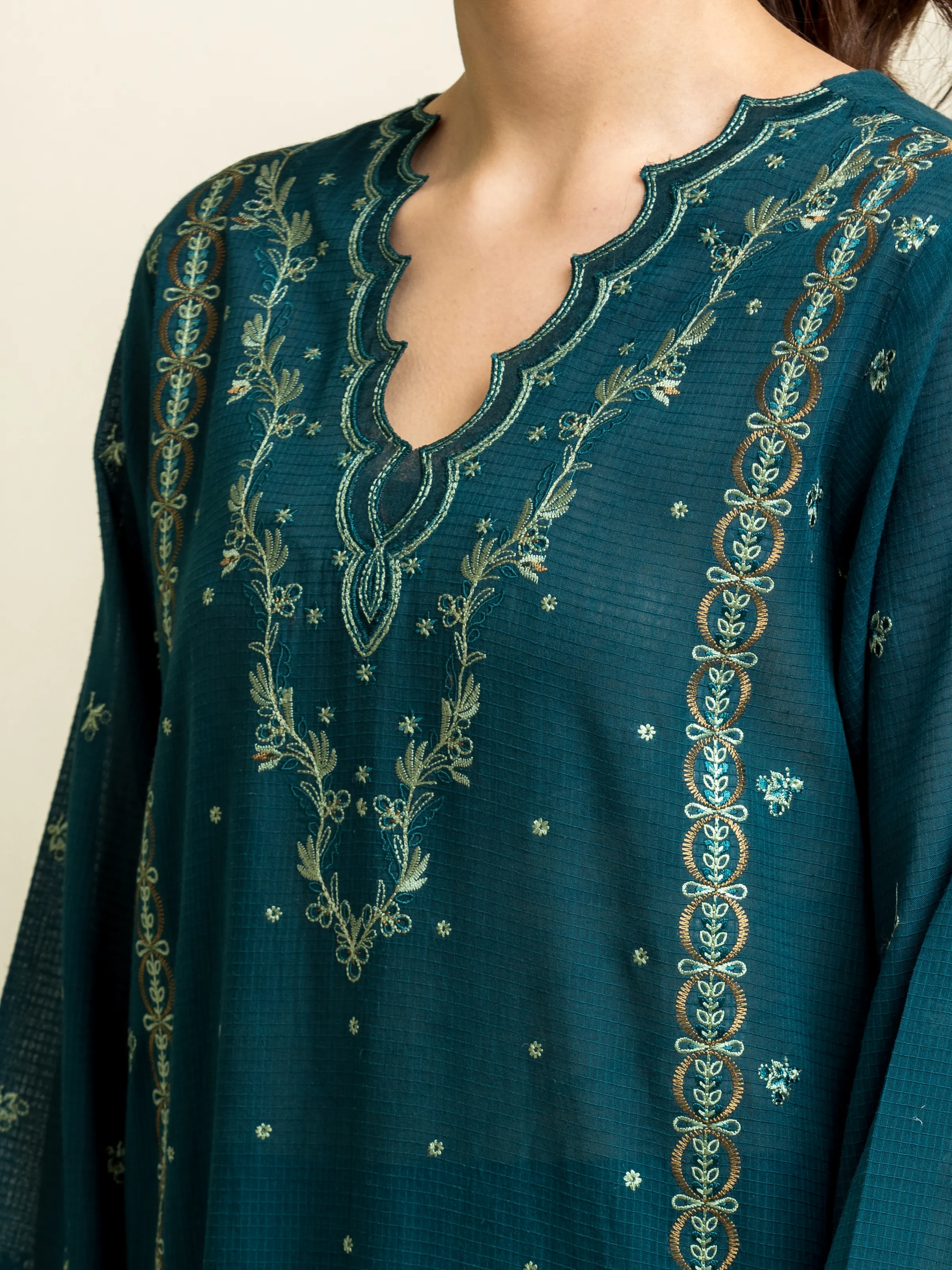 Unstitched Embroidered Lawn Slub Shirt - EWU5V1-31225S - Image 3
