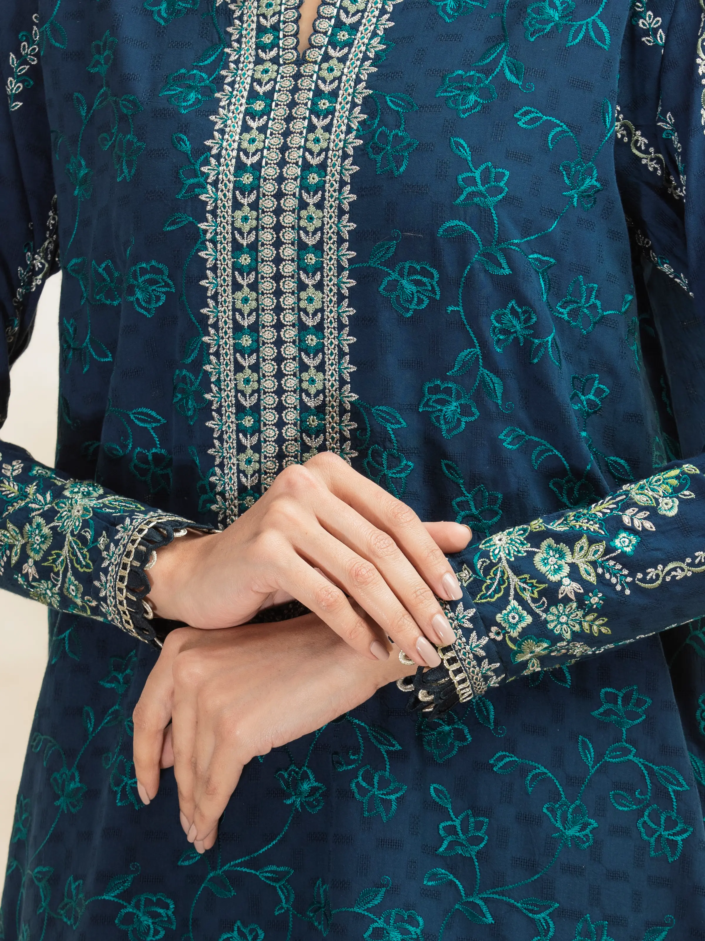 Unstitched Embroidered Lawn Shirt Trouser - EWU5V1-31226ST - Image 4