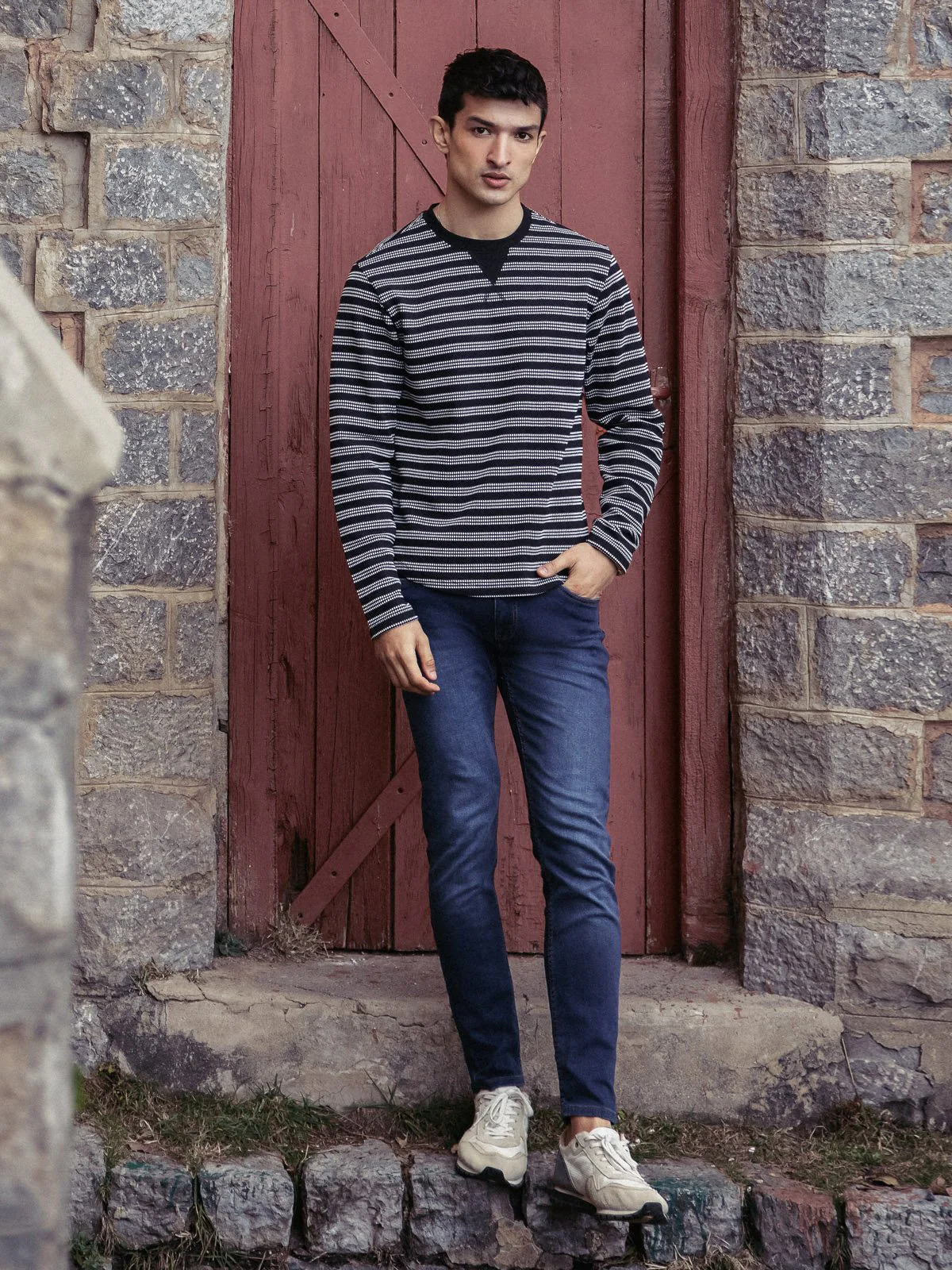 Men's Black & White Sweatshirt - EMTSS23-005