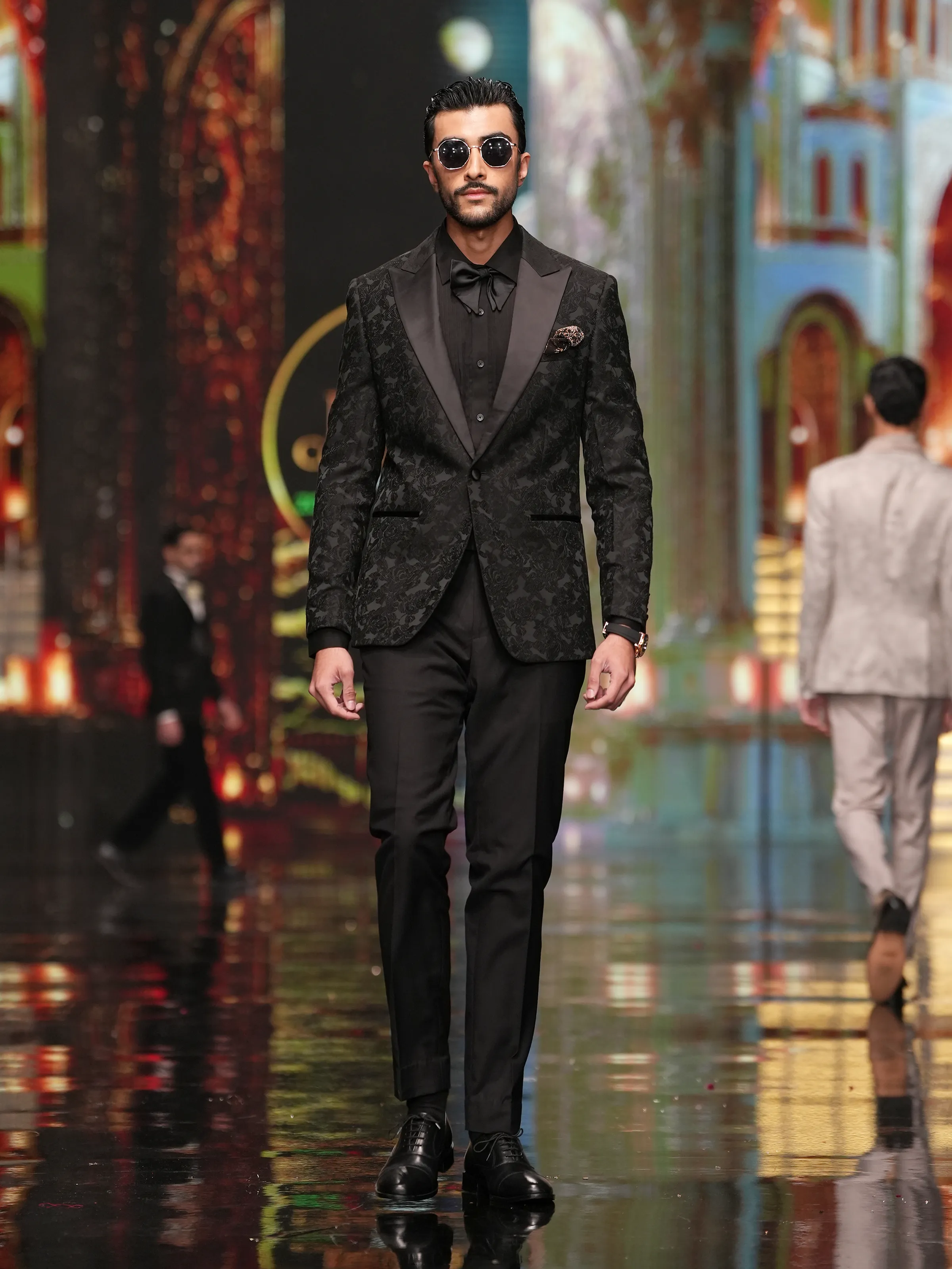 Peak Dinner Collar Tuxedo Suit - ECMTCPT5-1009 - Image 3