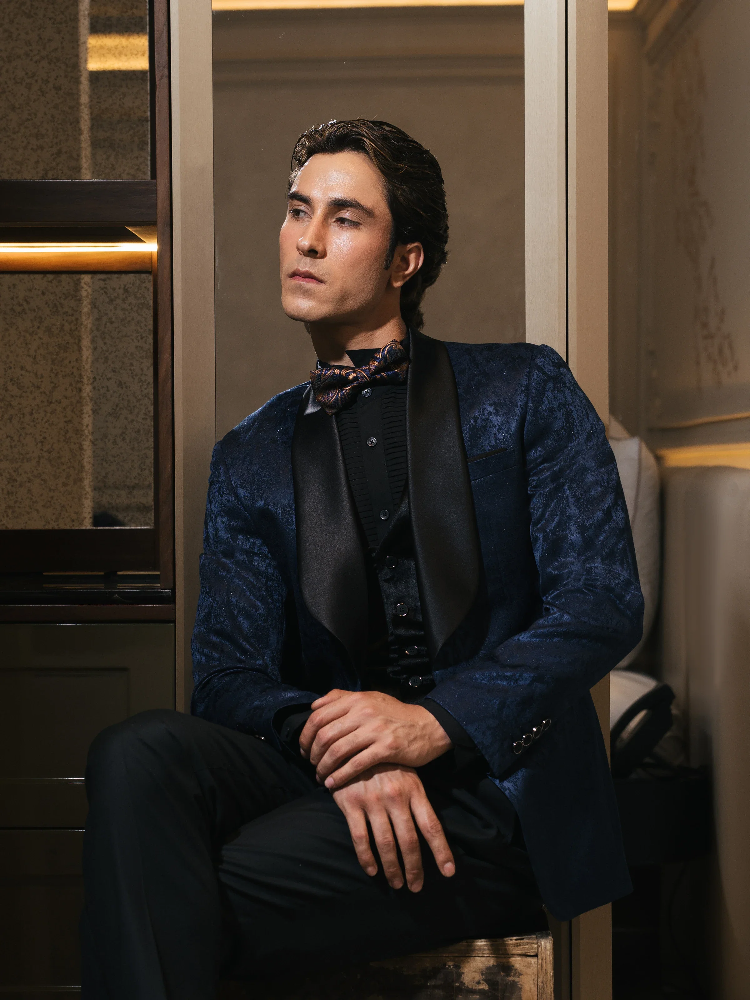 Rounded Shawl Collar Tuxedo Suit - ECMTCPT5-1006 - Image 5