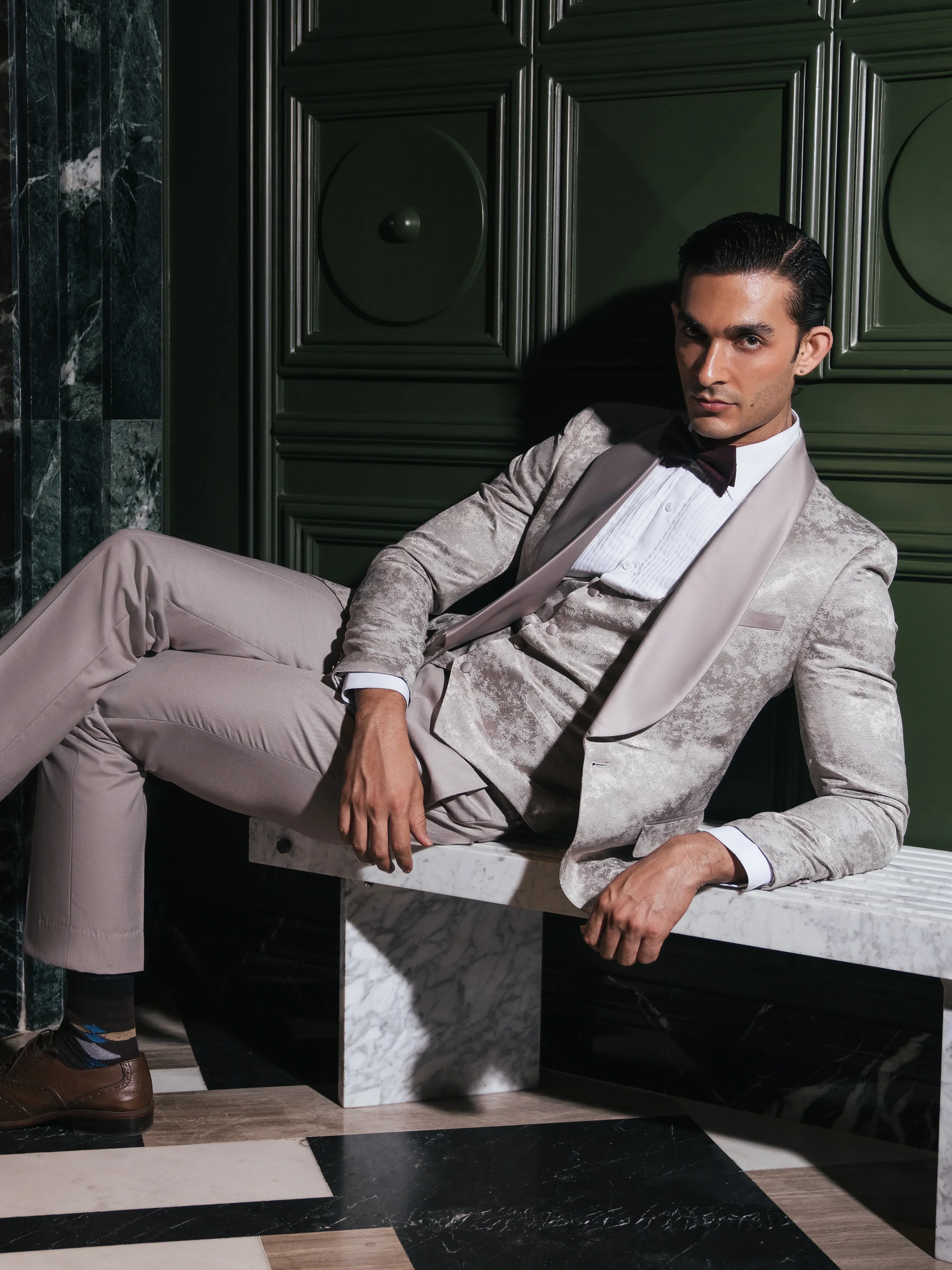Rounded Shawl Collar Tuxedo Suit - ECMTCPT5-1013 - Image 5
