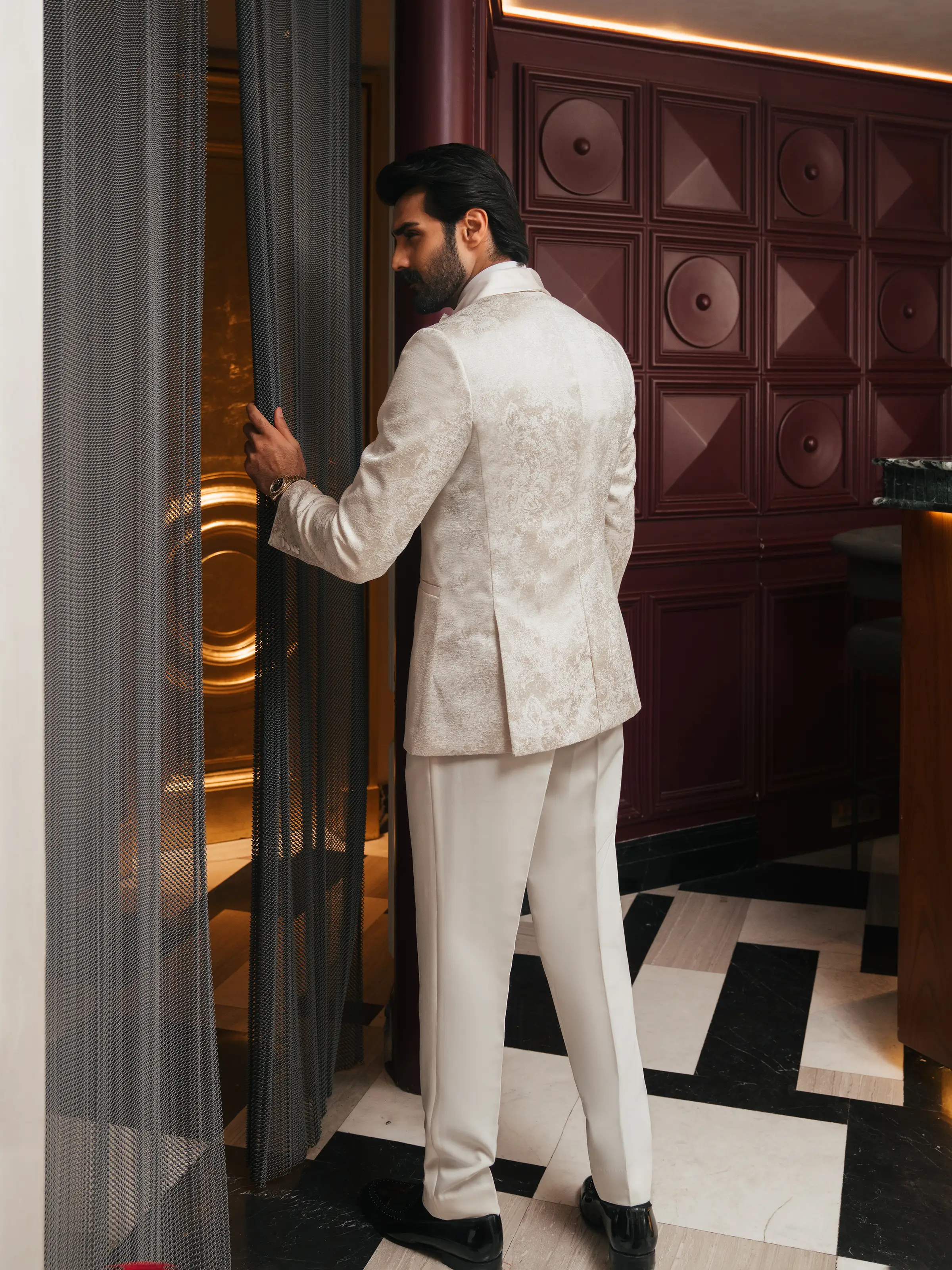 Double Breasted Dinner Collar Tuxedo Suit - ECMTCPT5-1010 - Image 6