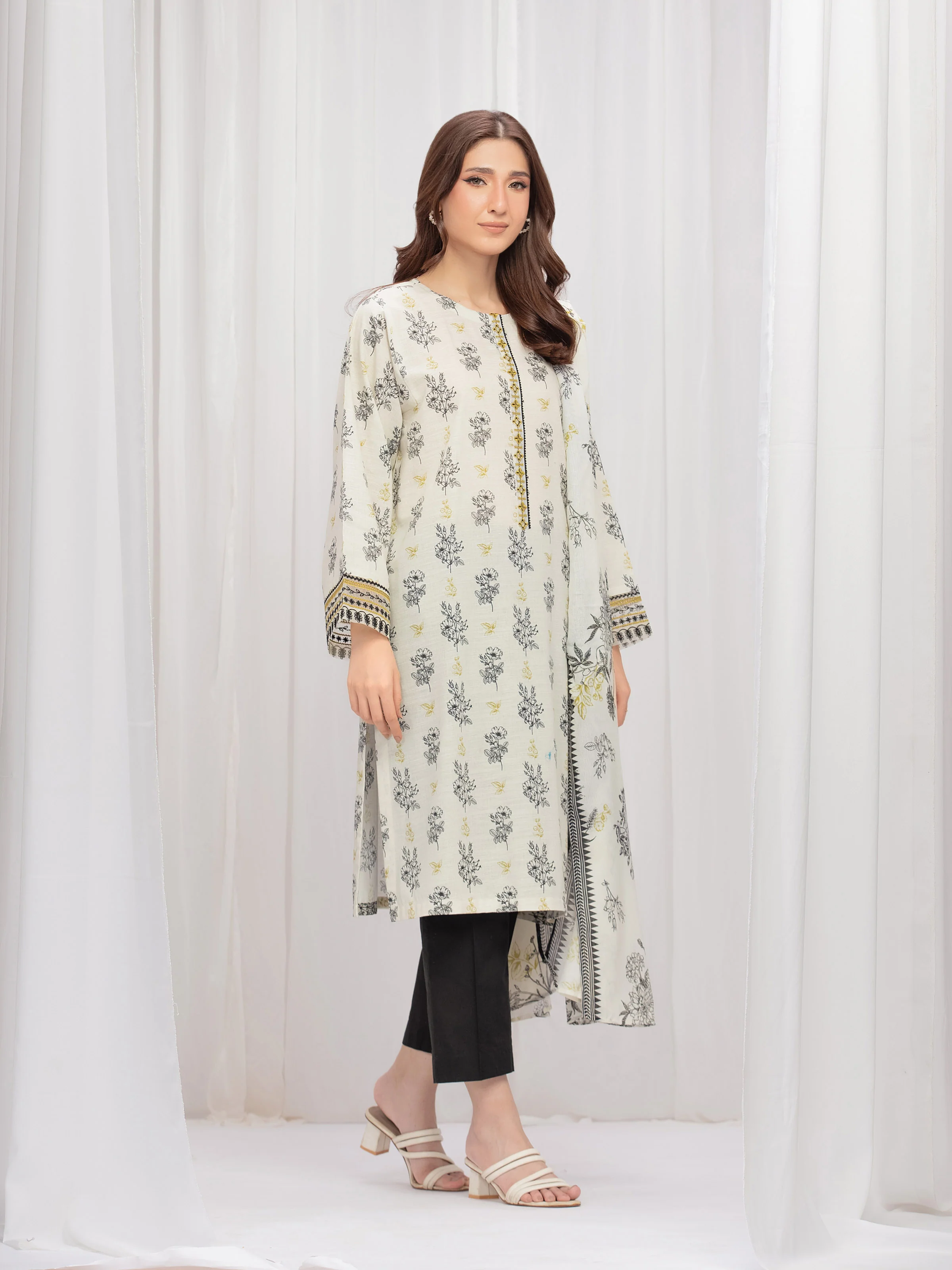 Pret Embroidered Khaddar Shirt Dupatta - EWTKE24-81320SD - Image 5
