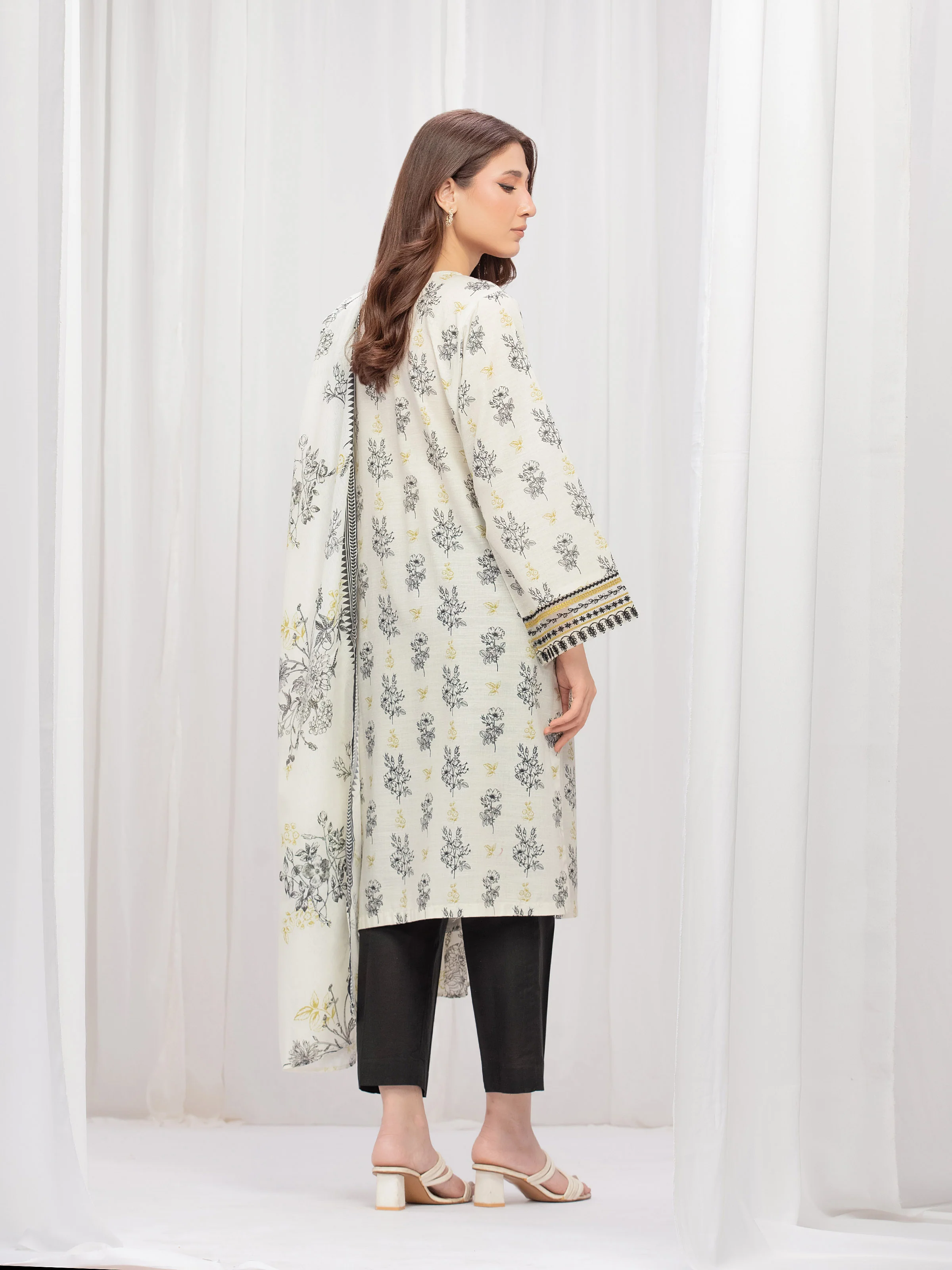 Pret Embroidered Khaddar Shirt Dupatta - EWTKE24-81320SD - Image 6