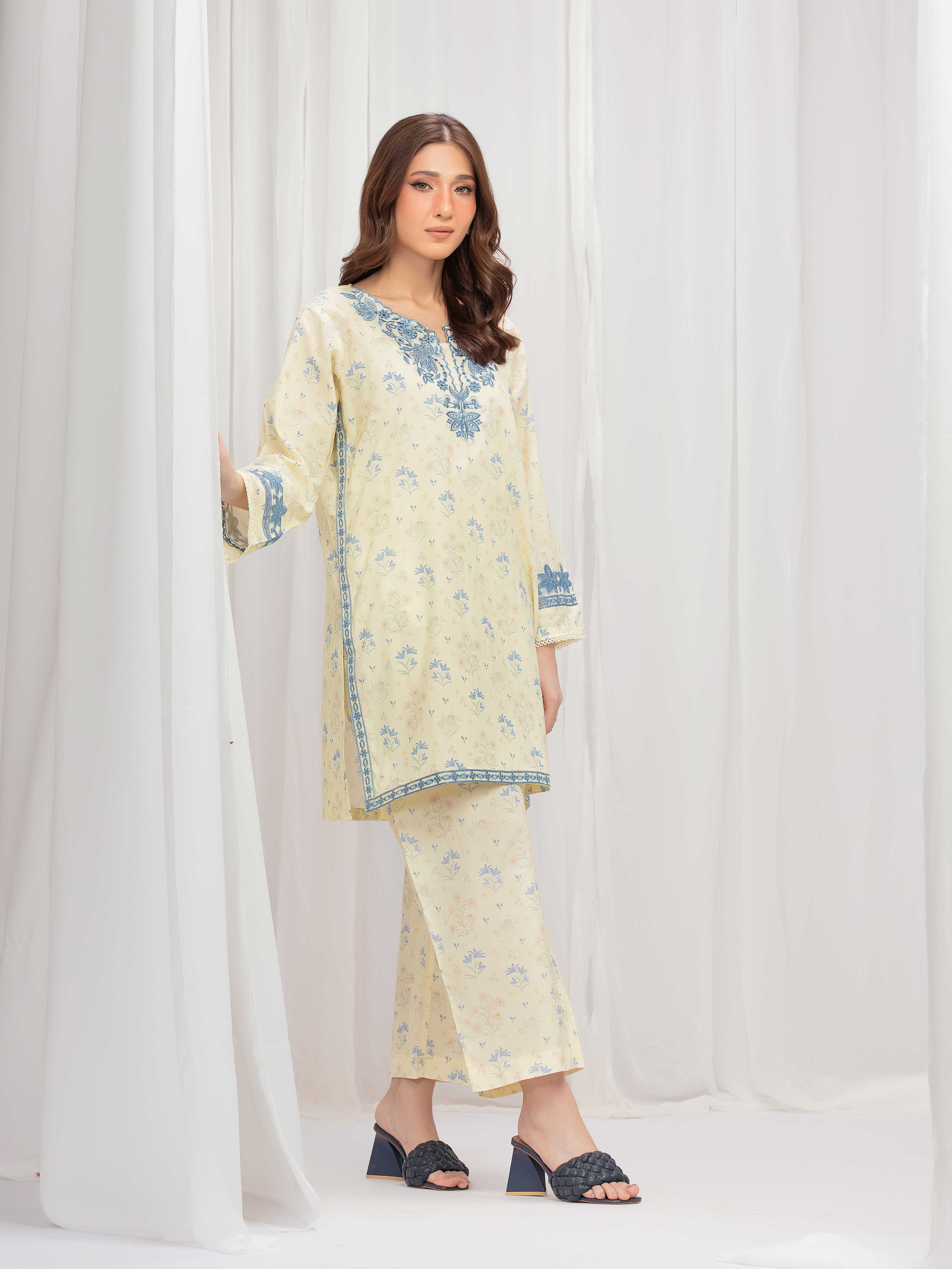 Pret Embroidered Lawn Co-ord Set - EWTKE5-81909ST - Image 4