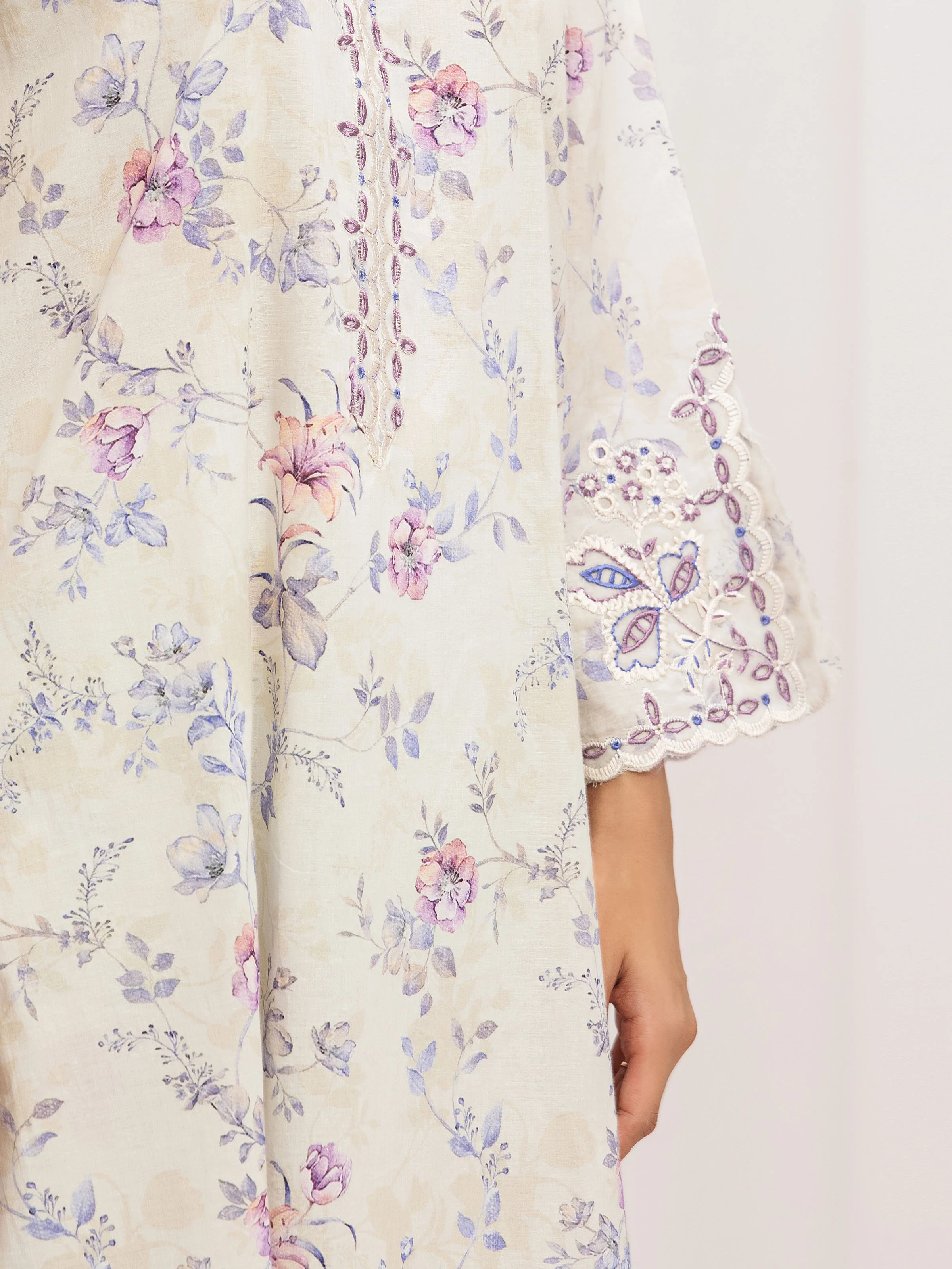 Pret Embroidered Lawn Co-ord Set - EWTKE5-82386ST - Image 4