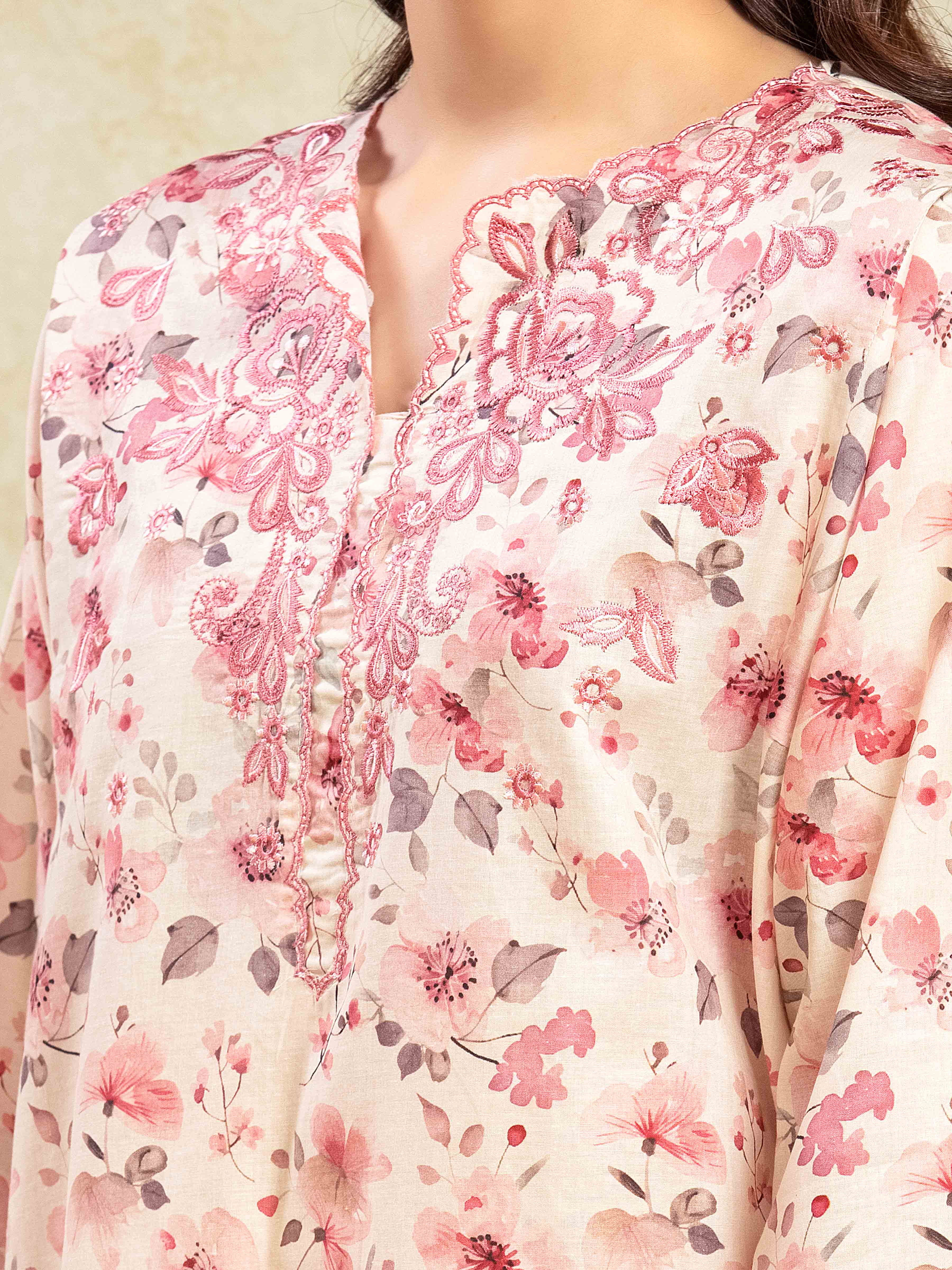 Pret Embroidered Lawn Co-ord Set - EWTKE5-82392ST - Image 3